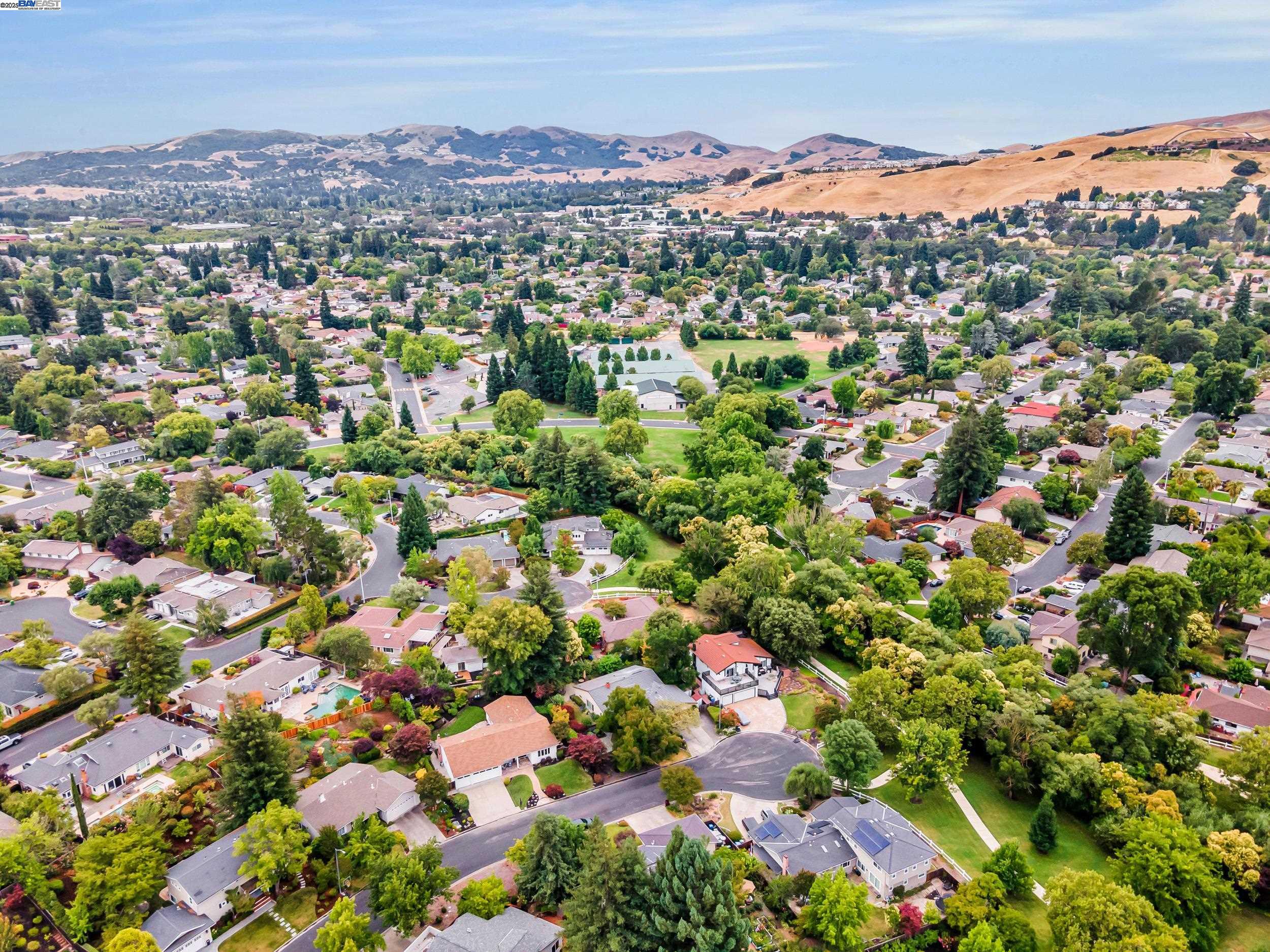 62 Saint Luke Ct, Danville, California 94526, 4 Bedrooms Bedrooms, 9 Rooms Rooms,2 BathroomsBathrooms,Residential,For Sale,62 Saint Luke Ct,41105854