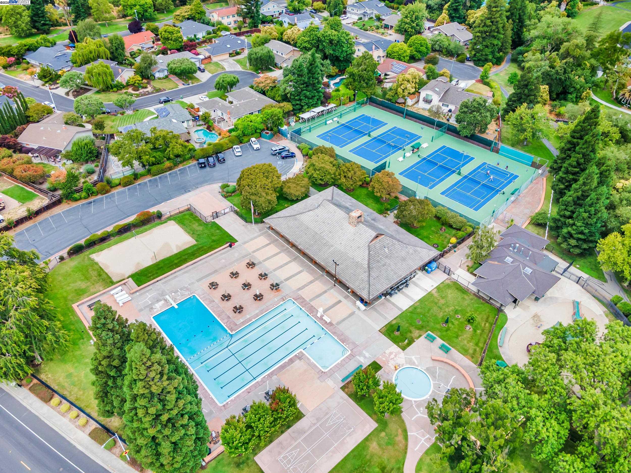 62 Saint Luke Ct, Danville, California 94526, 4 Bedrooms Bedrooms, 9 Rooms Rooms,2 BathroomsBathrooms,Residential,For Sale,62 Saint Luke Ct,41105854