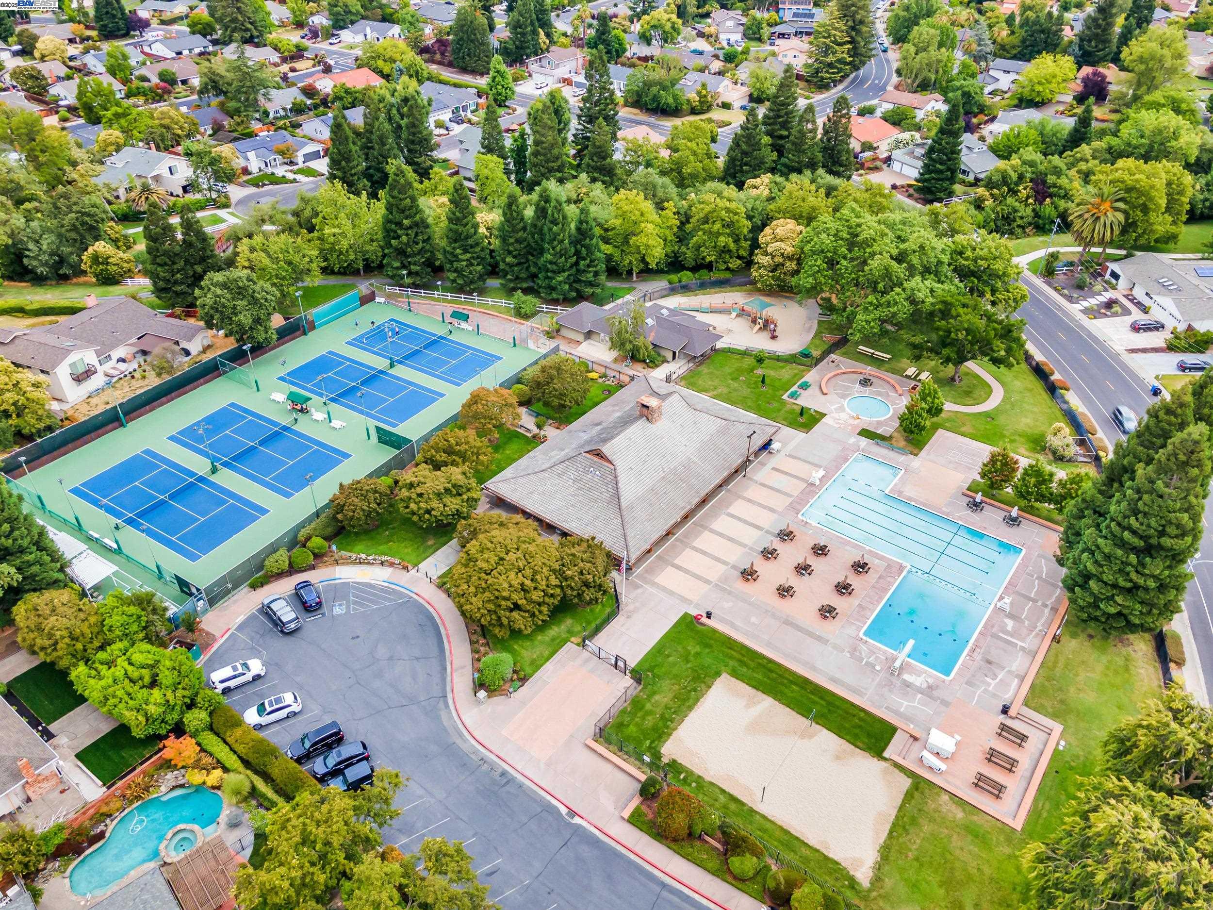 62 Saint Luke Ct, Danville, California 94526, 4 Bedrooms Bedrooms, 9 Rooms Rooms,2 BathroomsBathrooms,Residential,For Sale,62 Saint Luke Ct,41105854