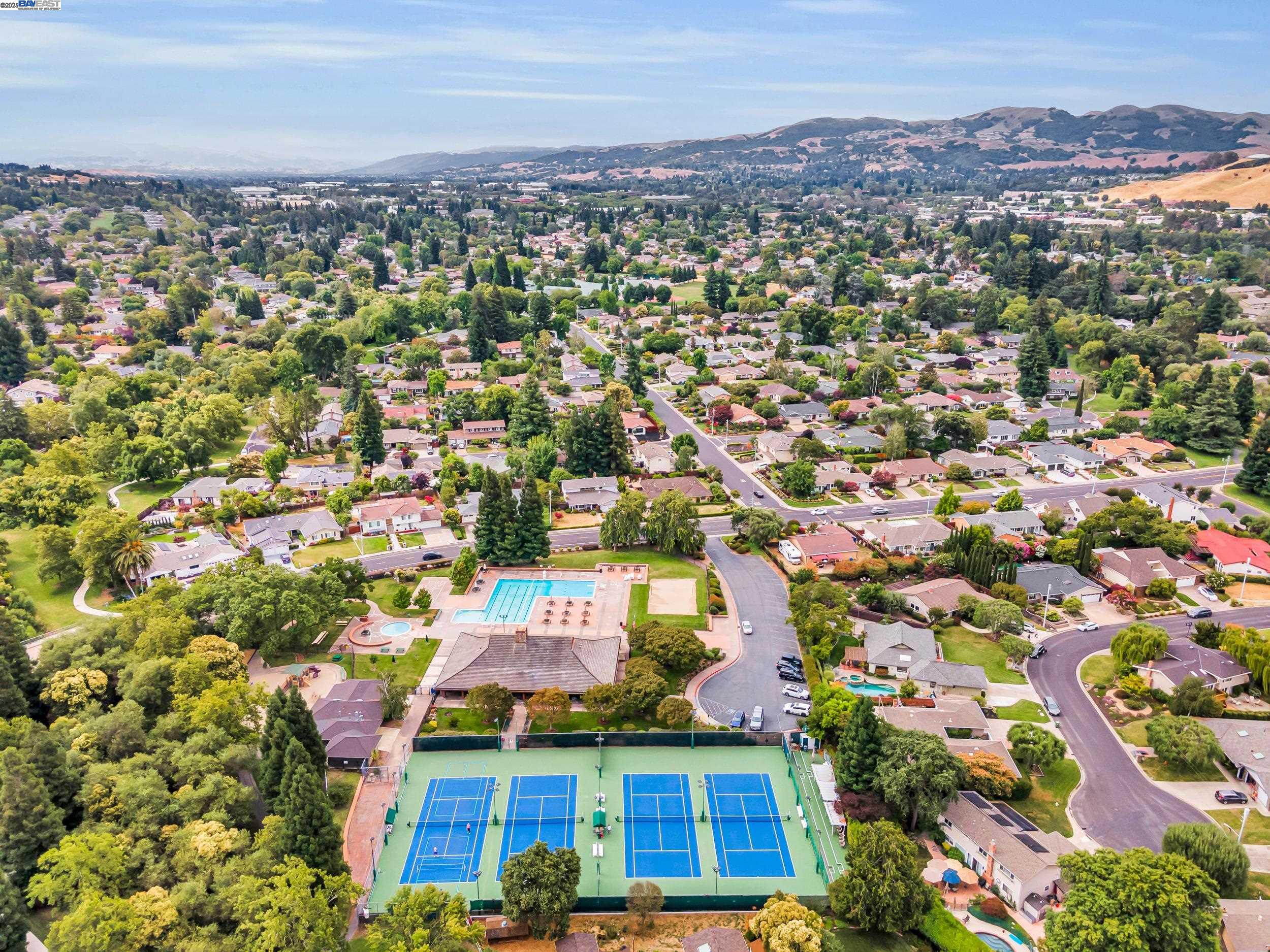 62 Saint Luke Ct, Danville, California 94526, 4 Bedrooms Bedrooms, 9 Rooms Rooms,2 BathroomsBathrooms,Residential,For Sale,62 Saint Luke Ct,41105854
