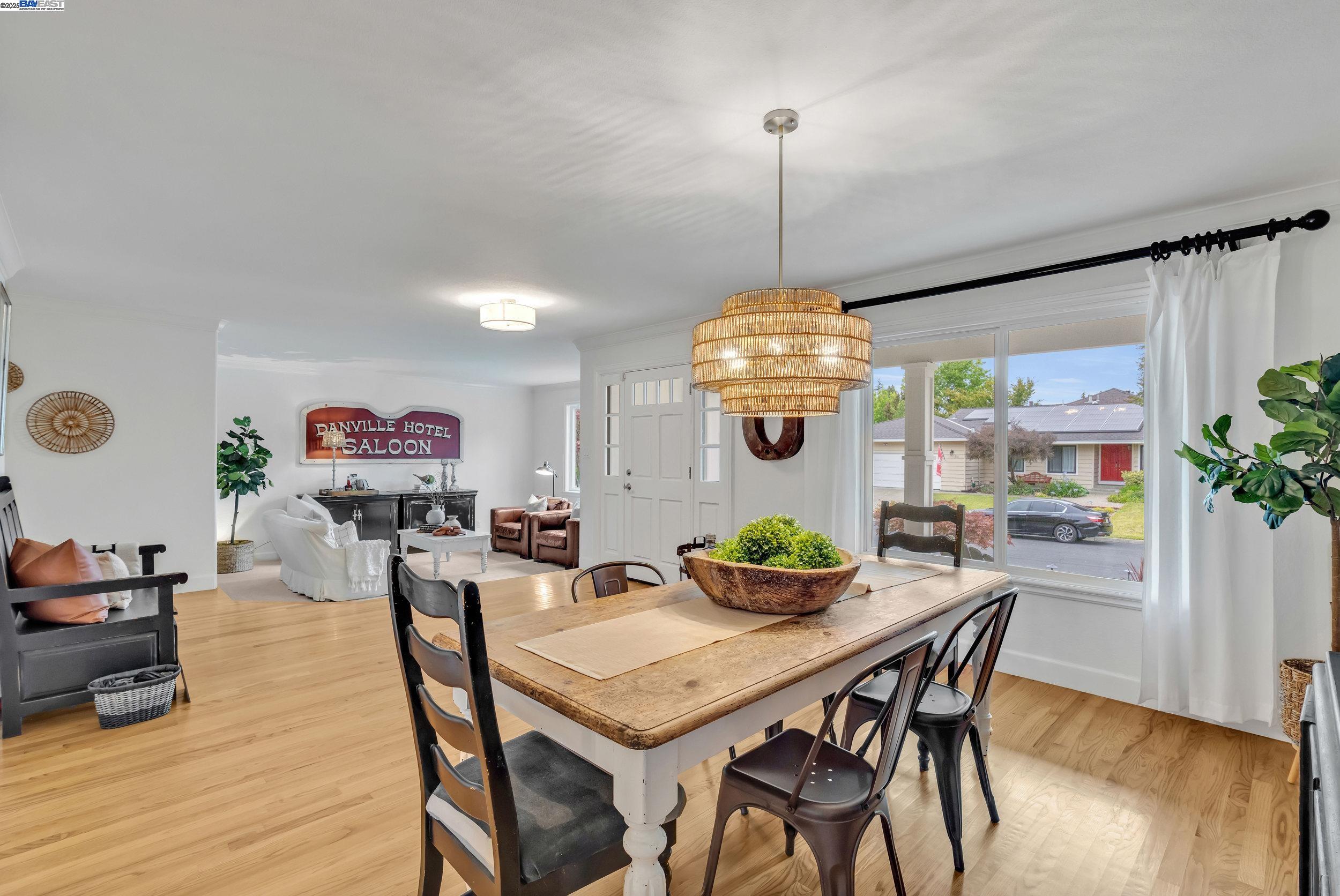 62 Saint Luke Ct, Danville, California 94526, 4 Bedrooms Bedrooms, 9 Rooms Rooms,2 BathroomsBathrooms,Residential,For Sale,62 Saint Luke Ct,41105854