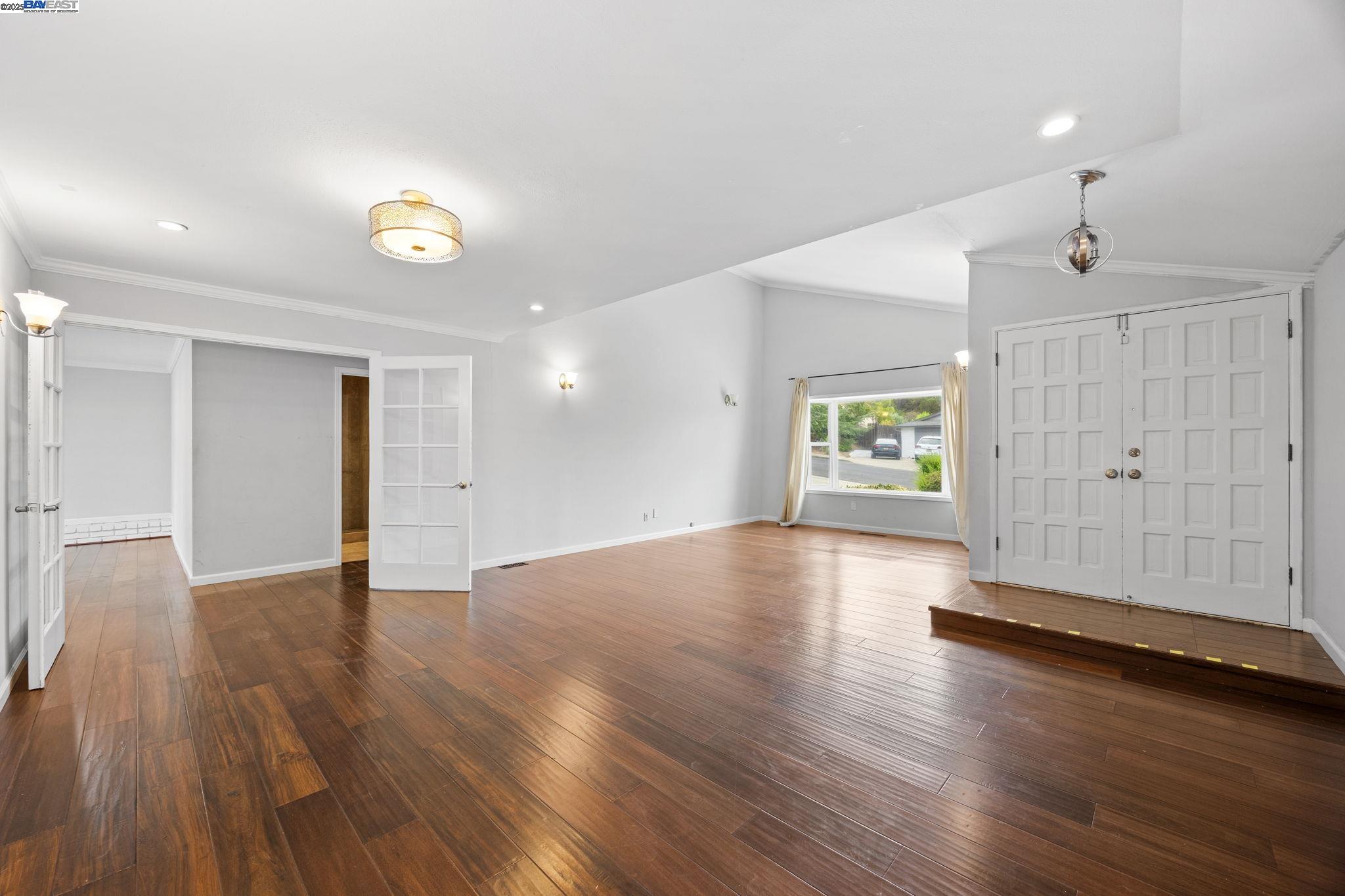 Detail Gallery Image 5 of 33 For 4321 Kingswood Dr, Concord,  CA 94518 - 4 Beds | 3 Baths