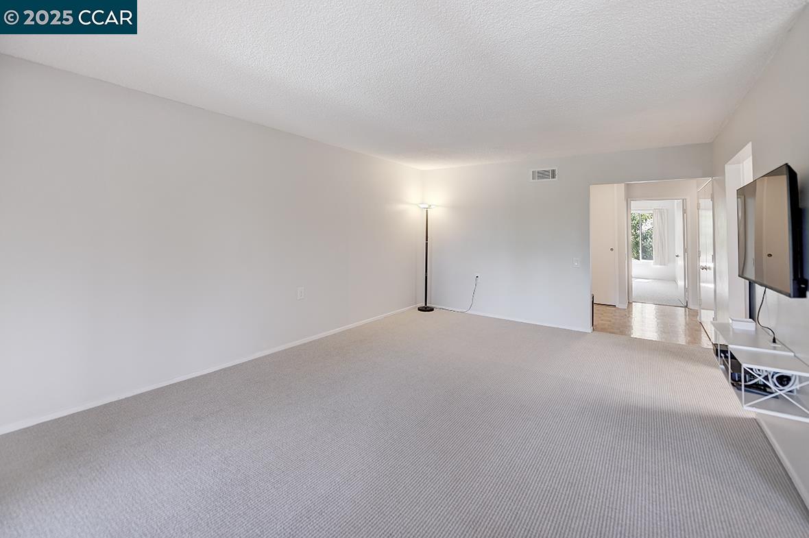 Photo #18: 41105858 Listing: Photo #18