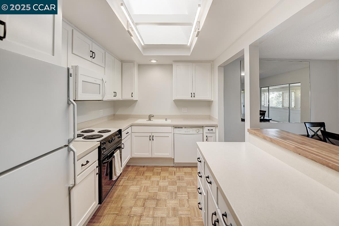 Photo #10: 41105858 Listing: Photo #10