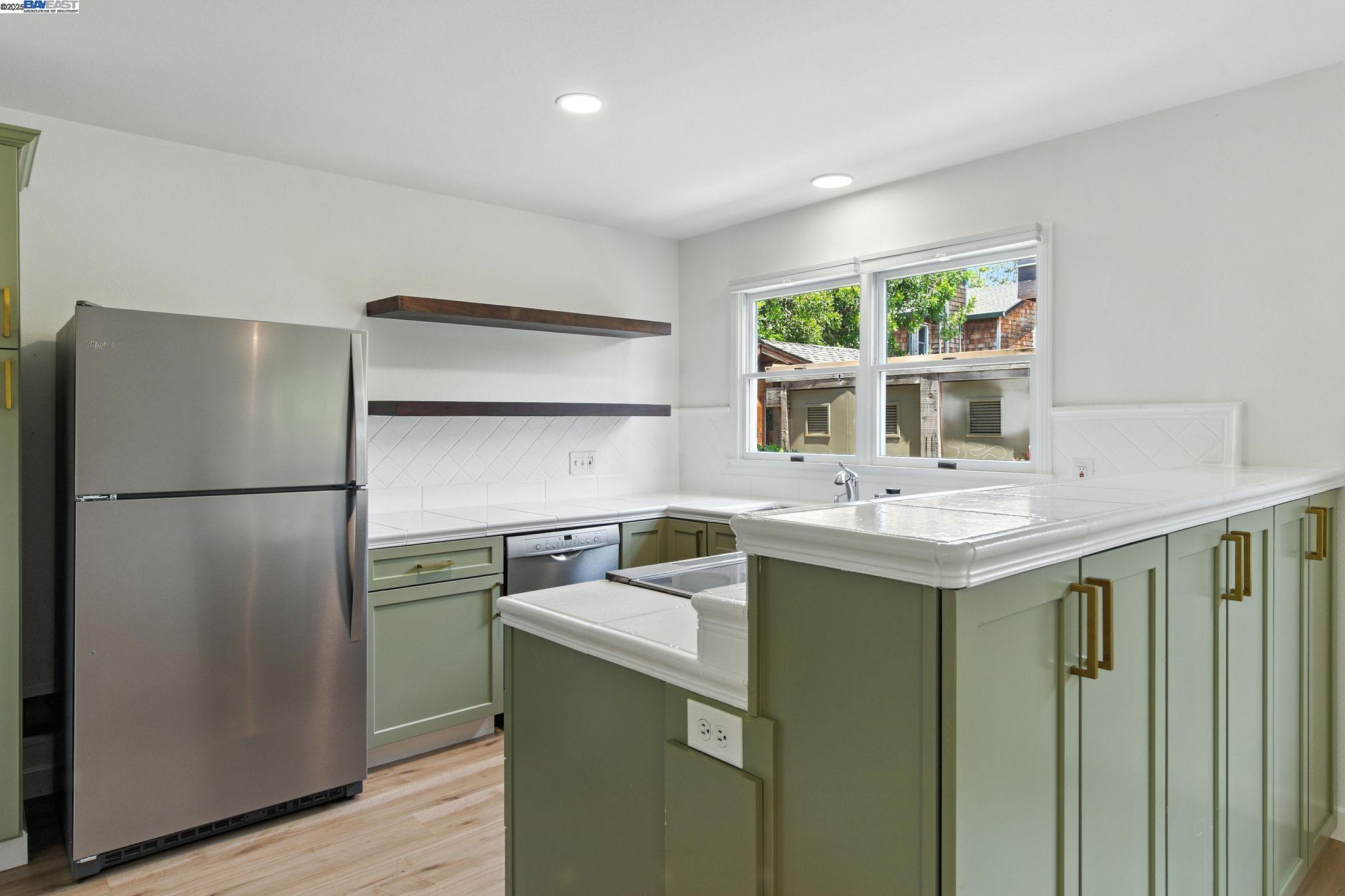 Photo #6: 41105862 Listing 