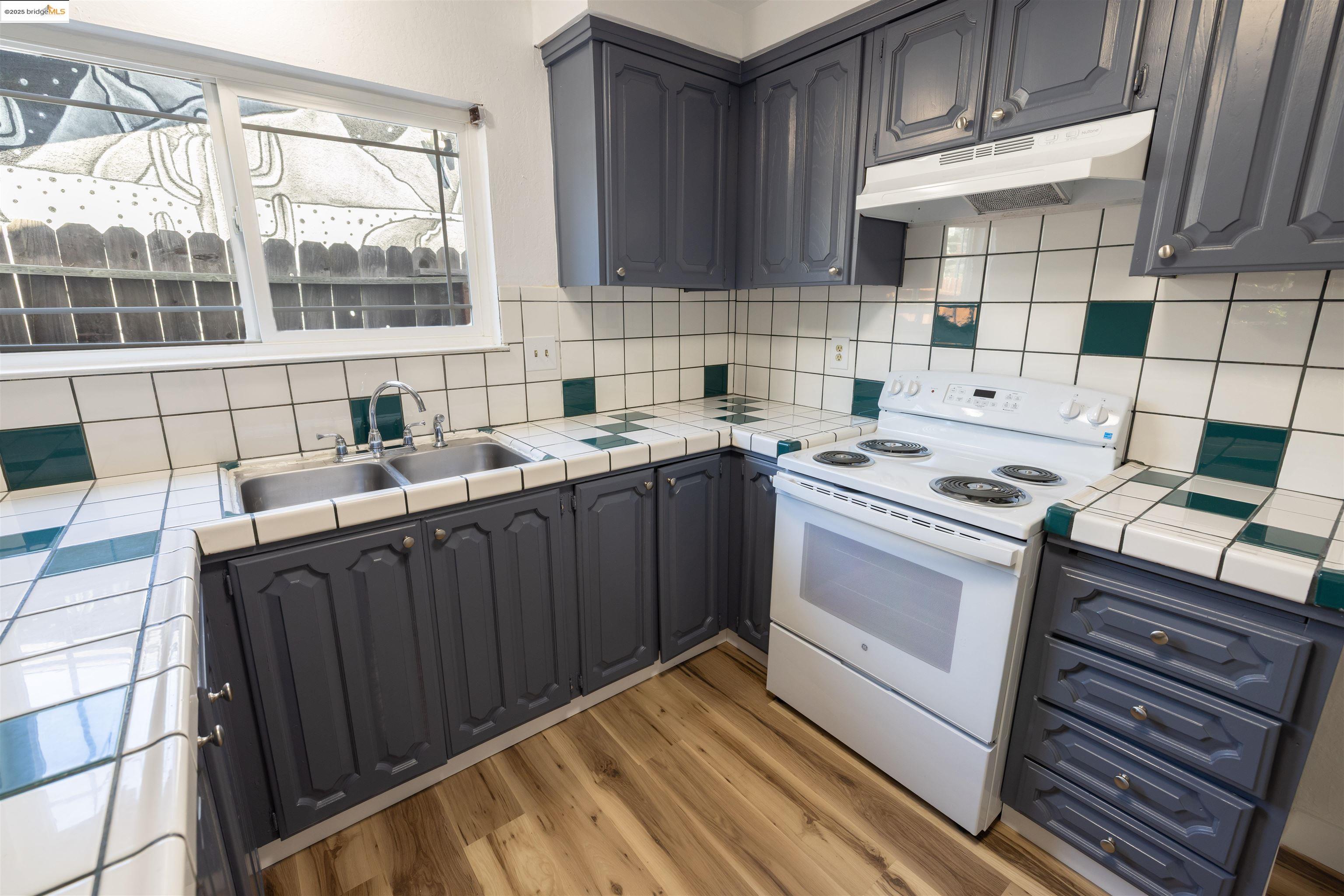 Detail Gallery Image 16 of 59 For 1813 Hanlon Way, Pittsburg,  CA 94565 - 4 Beds | 1/1 Baths