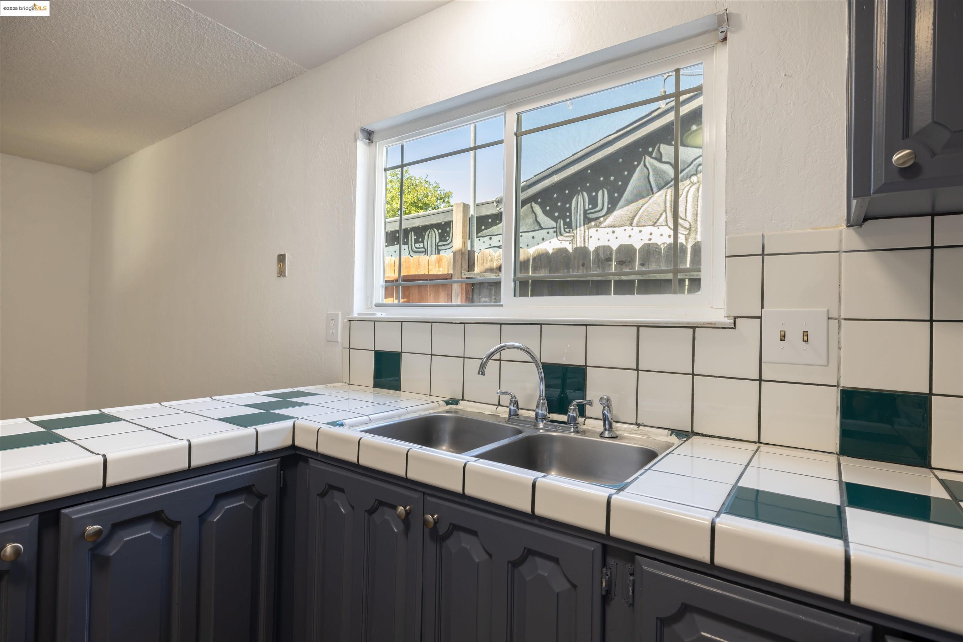 Detail Gallery Image 18 of 59 For 1813 Hanlon Way, Pittsburg,  CA 94565 - 4 Beds | 1/1 Baths