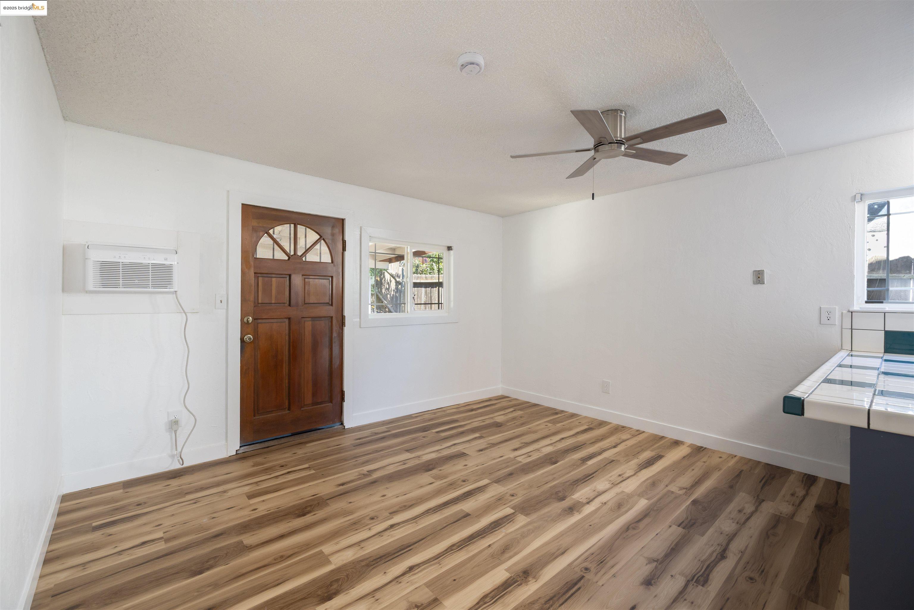Detail Gallery Image 20 of 59 For 1813 Hanlon Way, Pittsburg,  CA 94565 - 4 Beds | 1/1 Baths