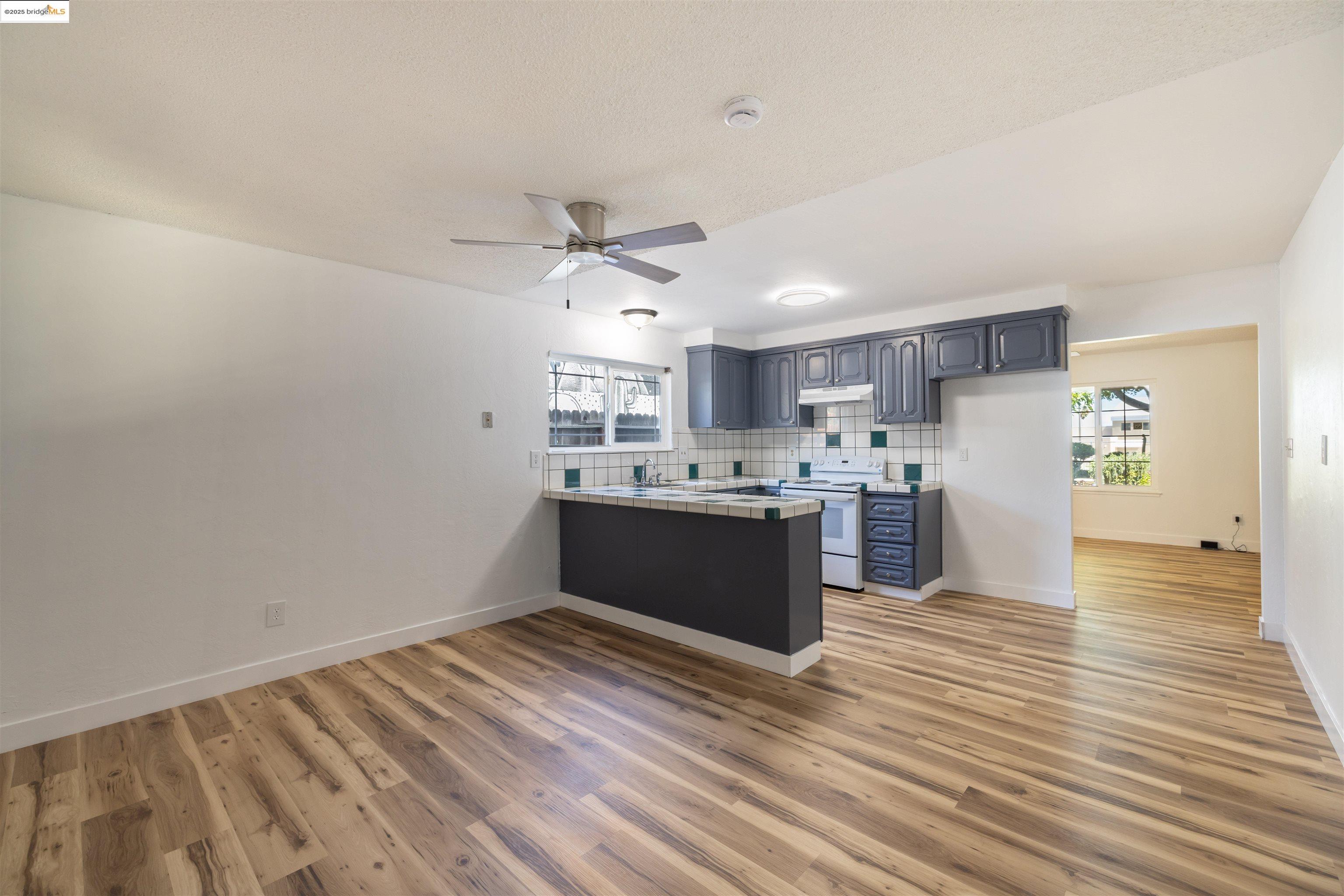Detail Gallery Image 21 of 59 For 1813 Hanlon Way, Pittsburg,  CA 94565 - 4 Beds | 1/1 Baths