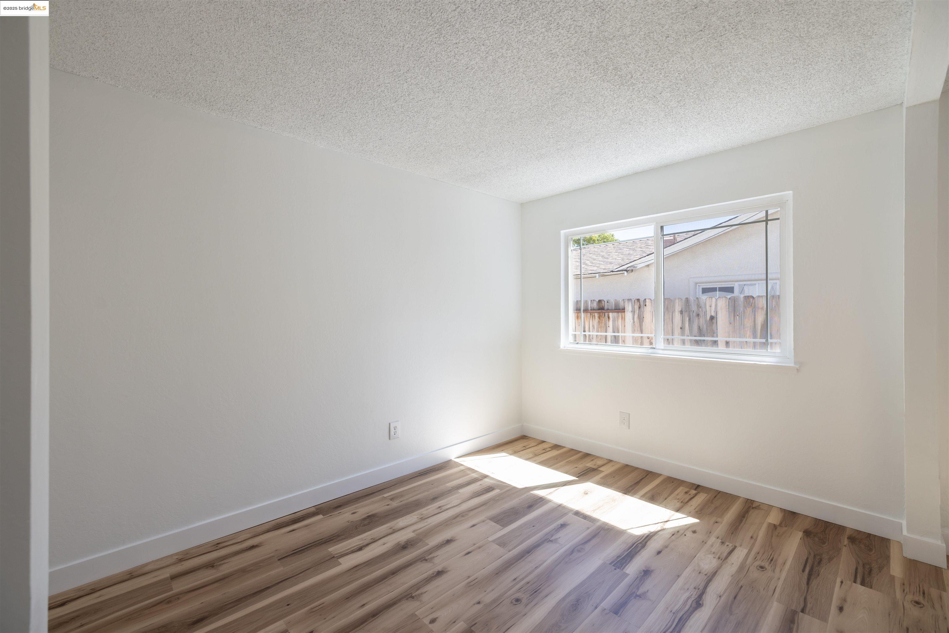 Detail Gallery Image 25 of 59 For 1813 Hanlon Way, Pittsburg,  CA 94565 - 4 Beds | 1/1 Baths