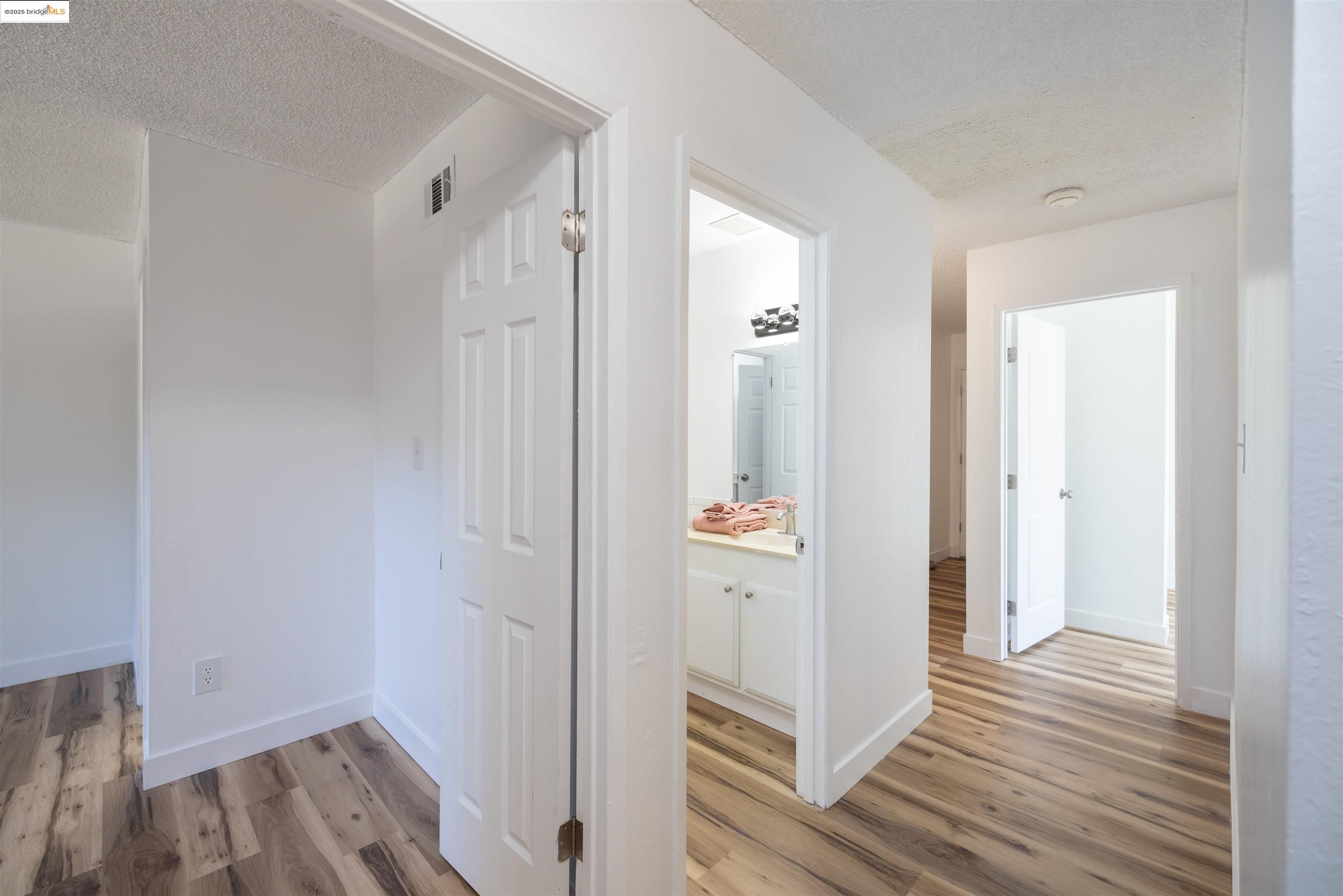 Detail Gallery Image 31 of 59 For 1813 Hanlon Way, Pittsburg,  CA 94565 - 4 Beds | 1/1 Baths