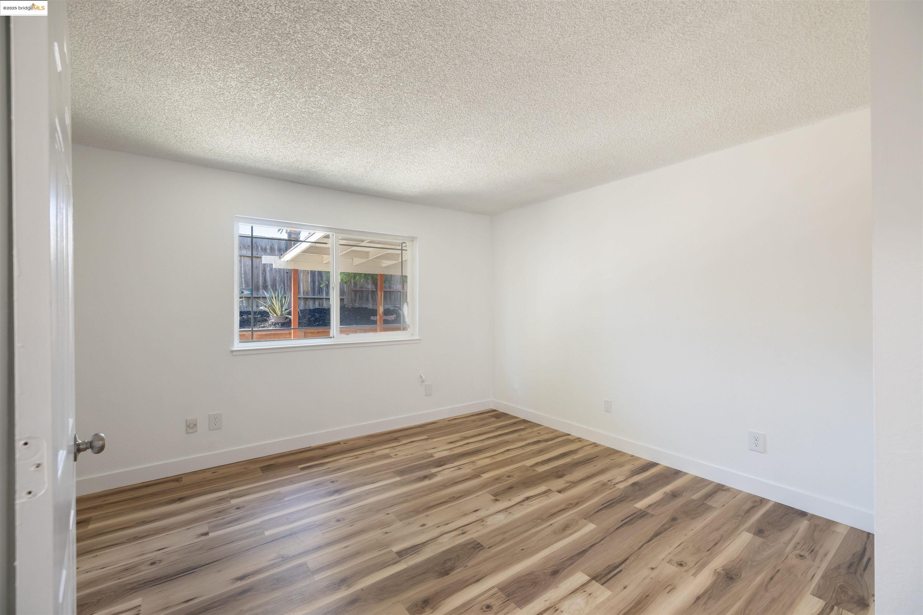 Detail Gallery Image 33 of 59 For 1813 Hanlon Way, Pittsburg,  CA 94565 - 4 Beds | 1/1 Baths