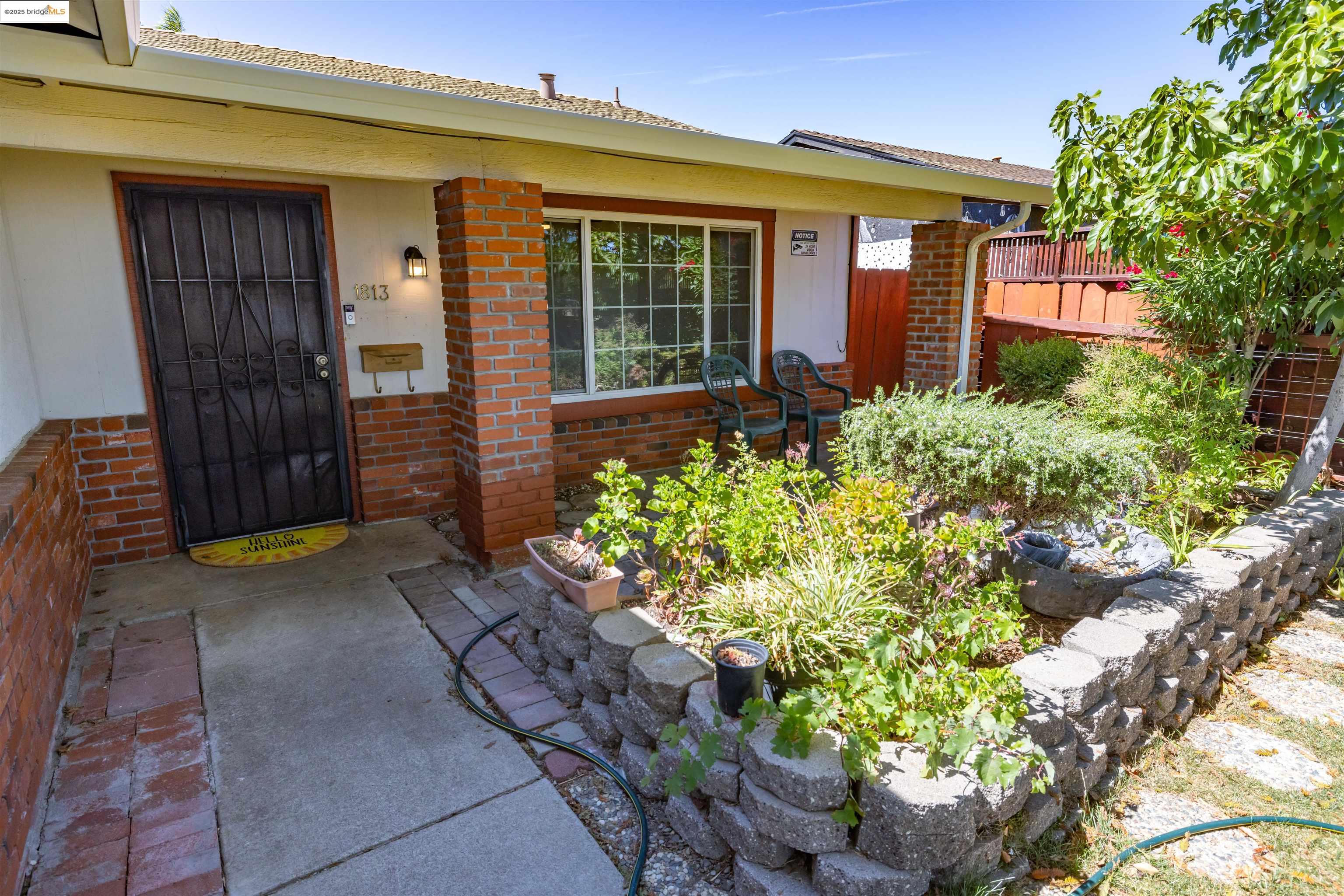 Detail Gallery Image 8 of 59 For 1813 Hanlon Way, Pittsburg,  CA 94565 - 4 Beds | 1/1 Baths