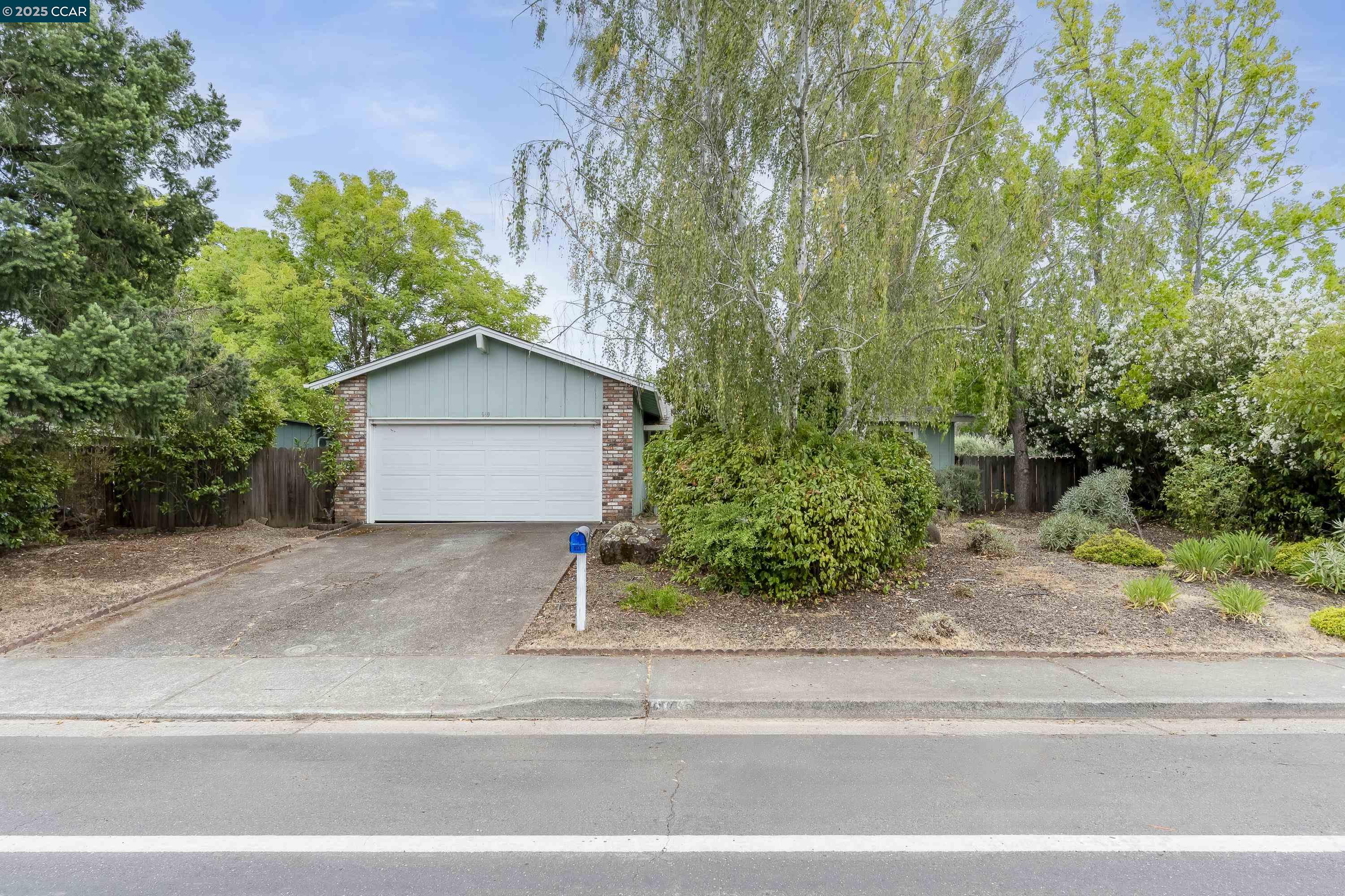 Detail Gallery Image 1 of 1 For 969 Valley View St, Saint Helena,  CA 94574 - 3 Beds | 2 Baths