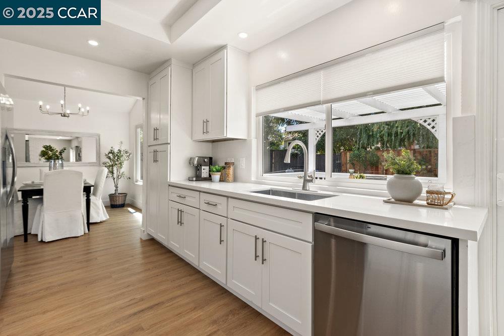 Detail Gallery Image 12 of 60 For 607 Nantucket Ct, Walnut Creek,  CA 94598 - 4 Beds | 2/1 Baths