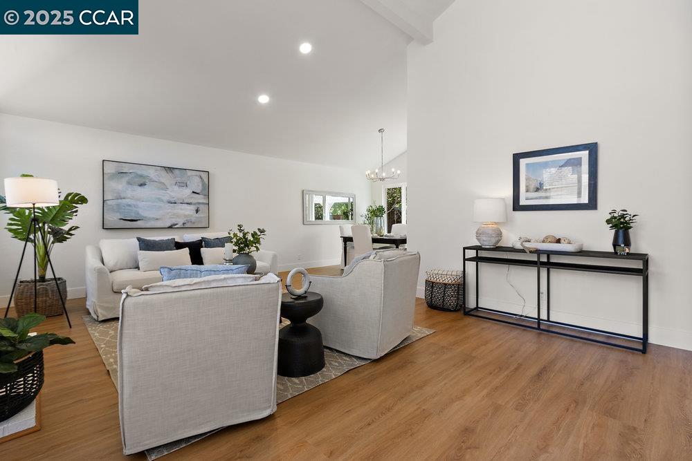 Detail Gallery Image 4 of 60 For 607 Nantucket Ct, Walnut Creek,  CA 94598 - 4 Beds | 2/1 Baths