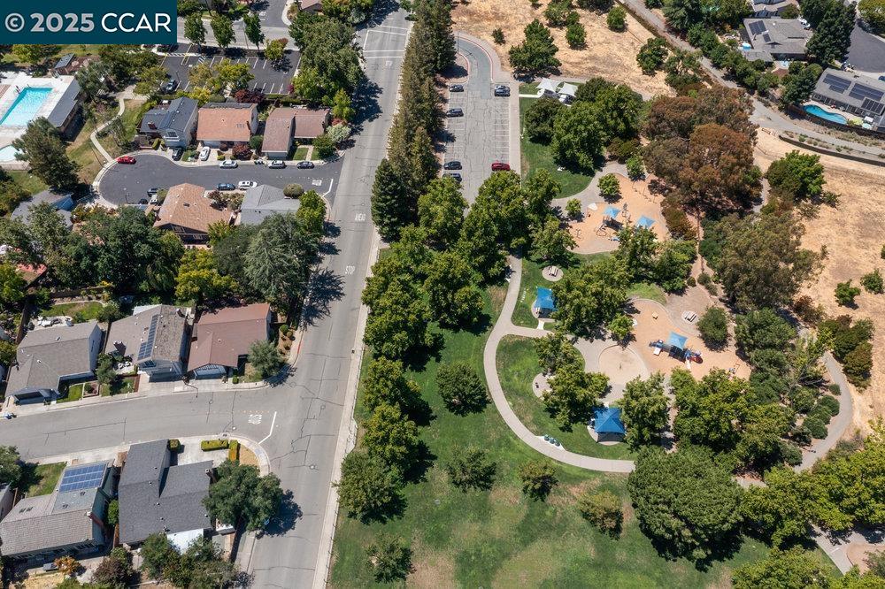 Detail Gallery Image 49 of 60 For 607 Nantucket Ct, Walnut Creek,  CA 94598 - 4 Beds | 2/1 Baths
