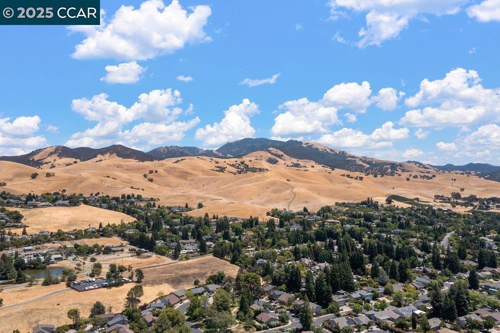 Detail Gallery Image 50 of 60 For 607 Nantucket Ct, Walnut Creek,  CA 94598 - 4 Beds | 2/1 Baths