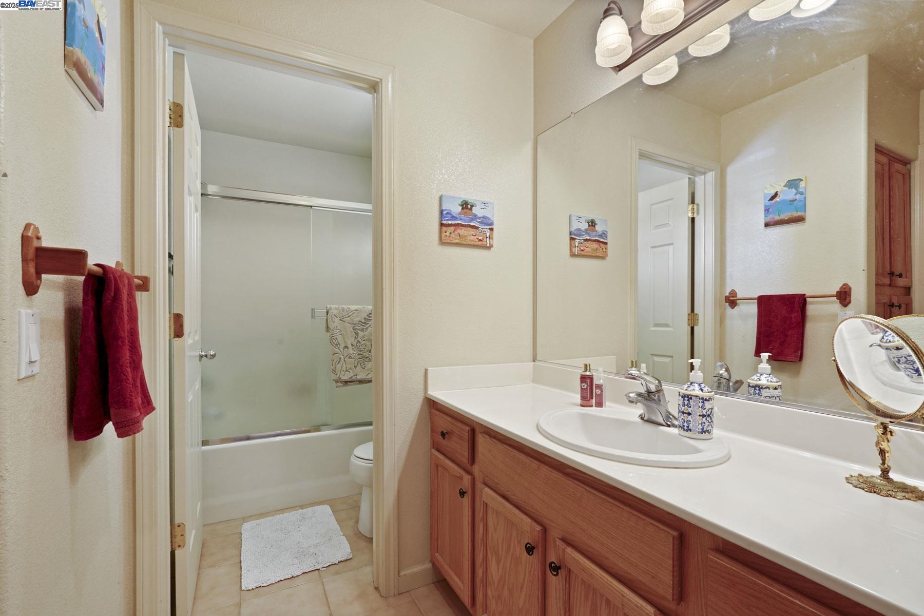 Detail Gallery Image 18 of 53 For 5854 Riverbank Cir, Stockton,  CA 95219 - 3 Beds | 2/1 Baths