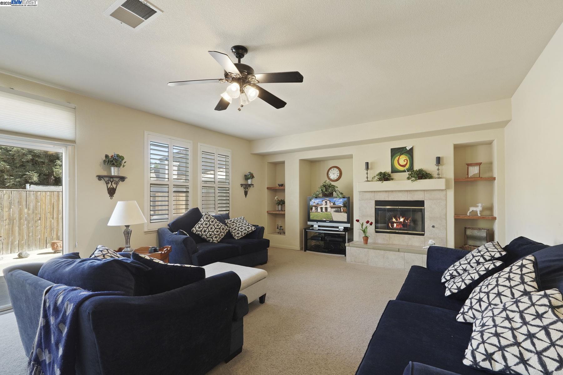 Detail Gallery Image 27 of 53 For 5854 Riverbank Cir, Stockton,  CA 95219 - 3 Beds | 2/1 Baths