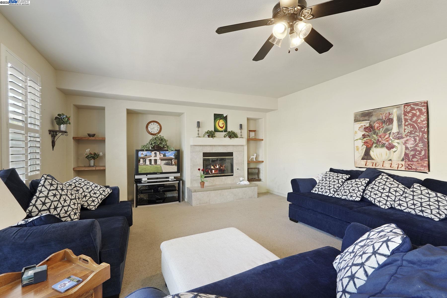 Detail Gallery Image 28 of 53 For 5854 Riverbank Cir, Stockton,  CA 95219 - 3 Beds | 2/1 Baths