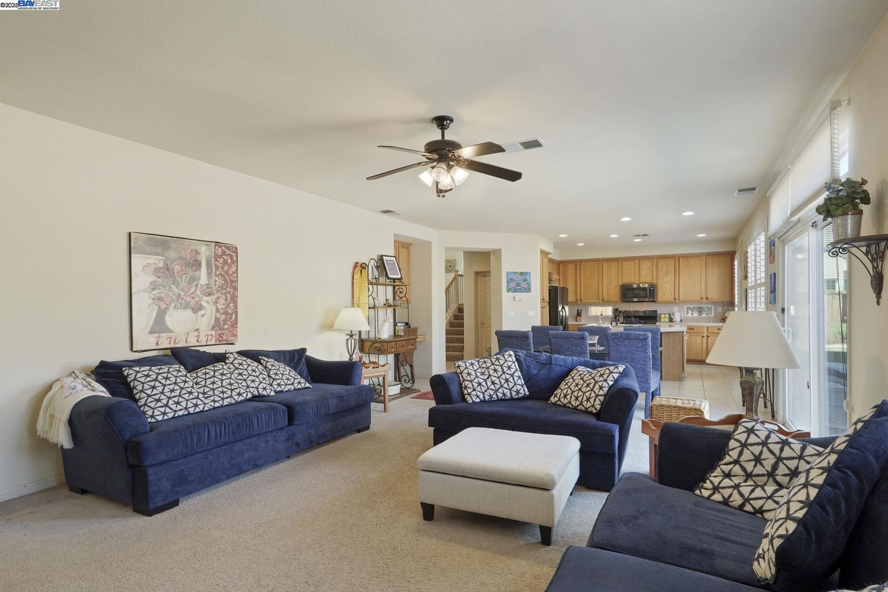 Detail Gallery Image 30 of 53 For 5854 Riverbank Cir, Stockton,  CA 95219 - 3 Beds | 2/1 Baths