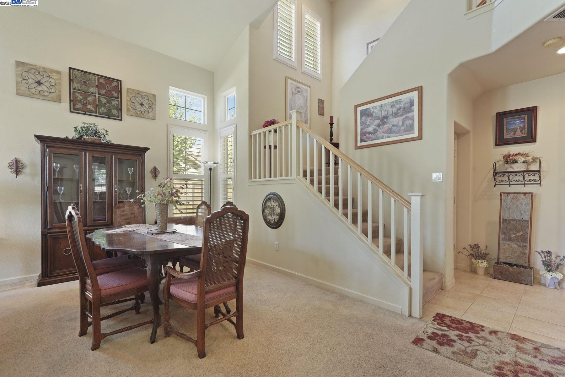 Detail Gallery Image 6 of 53 For 5854 Riverbank Cir, Stockton,  CA 95219 - 3 Beds | 2/1 Baths