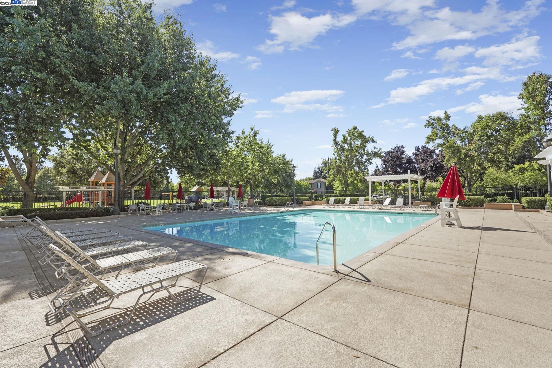 Detail Gallery Image 51 of 53 For 5854 Riverbank Cir, Stockton,  CA 95219 - 3 Beds | 2/1 Baths