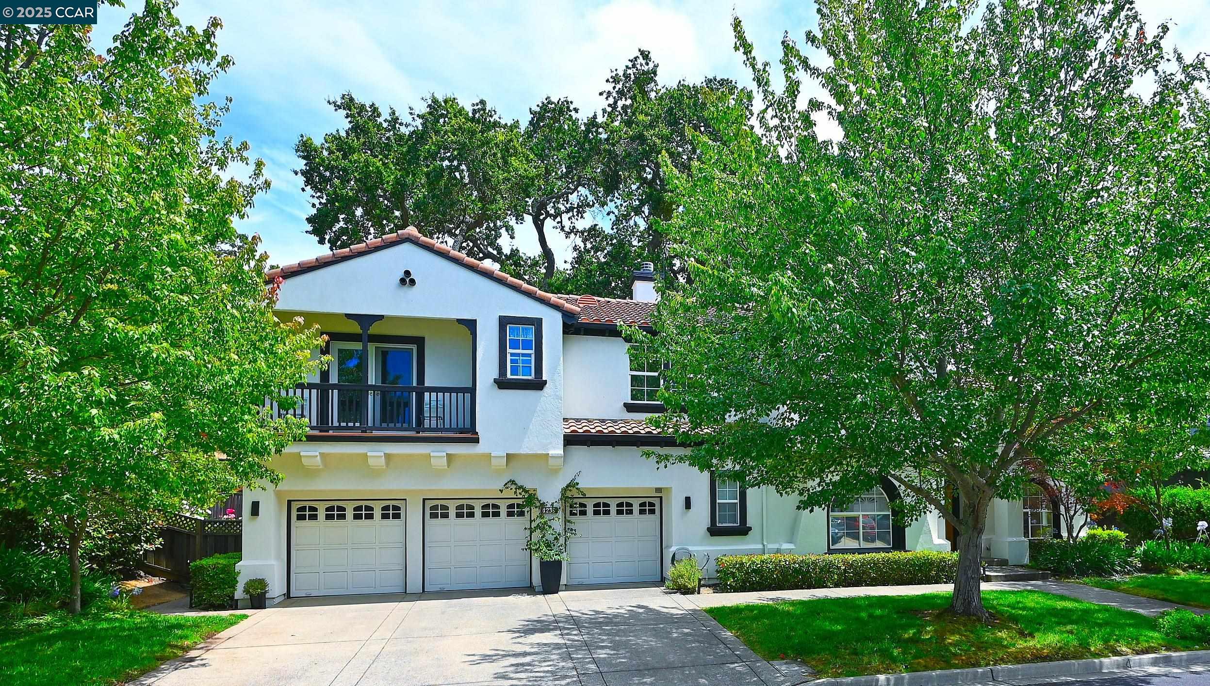 Detail Gallery Image 1 of 60 For 1239 Sunrise Ridge Dr, Lafayette,  CA 94549 - 6 Beds | 3/1 Baths