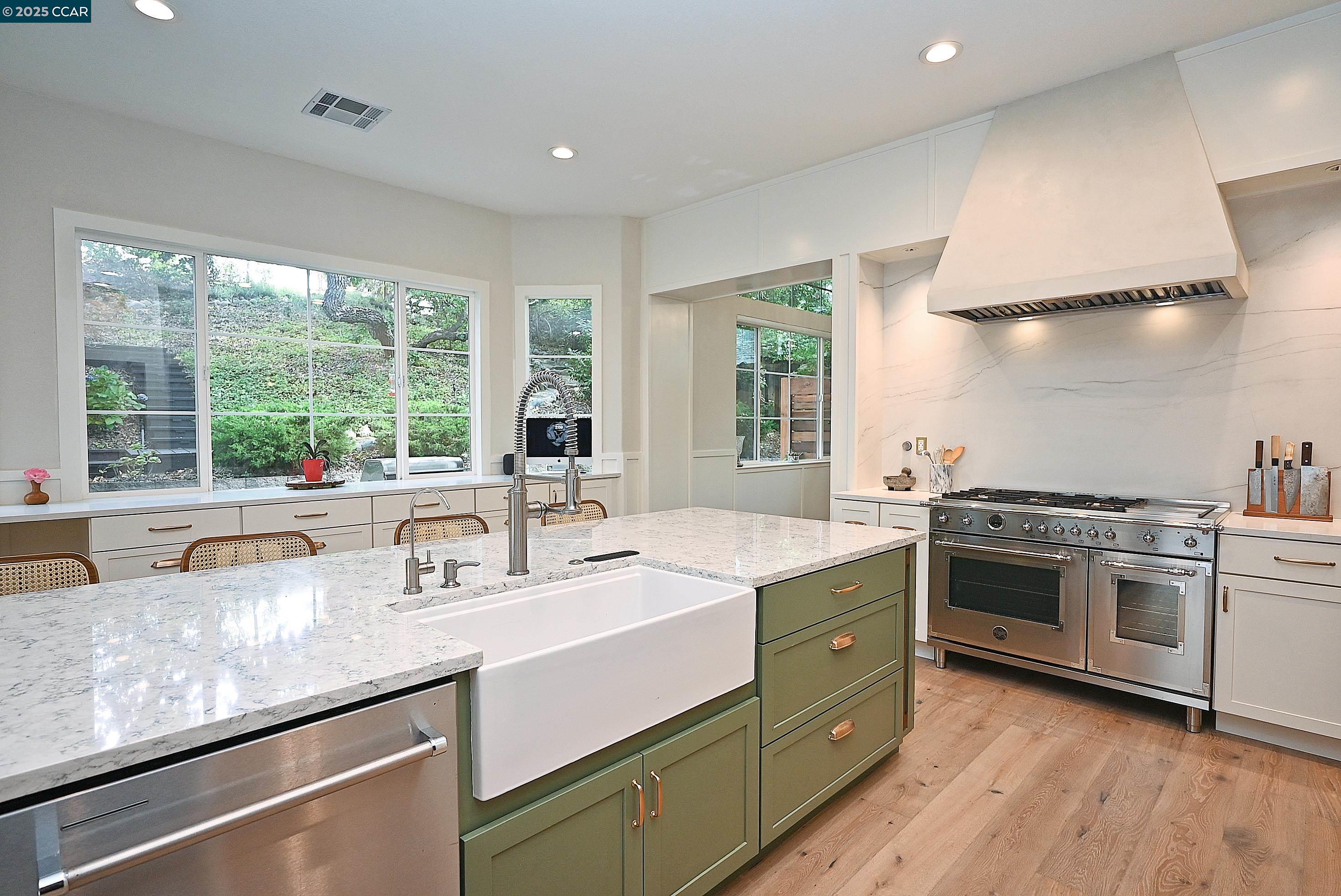 Detail Gallery Image 13 of 60 For 1239 Sunrise Ridge Dr, Lafayette,  CA 94549 - 6 Beds | 3/1 Baths
