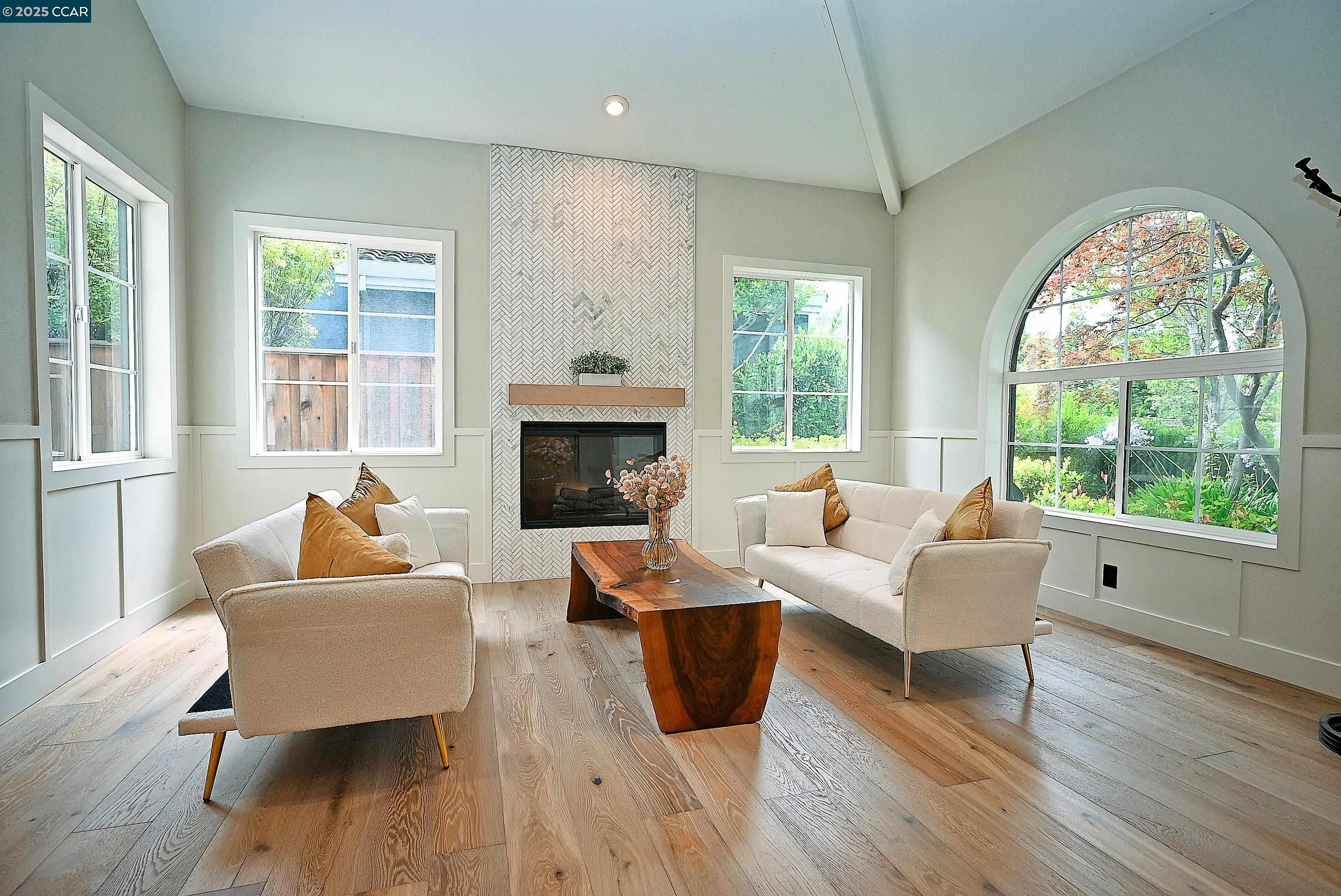 Detail Gallery Image 6 of 60 For 1239 Sunrise Ridge Dr, Lafayette,  CA 94549 - 6 Beds | 3/1 Baths