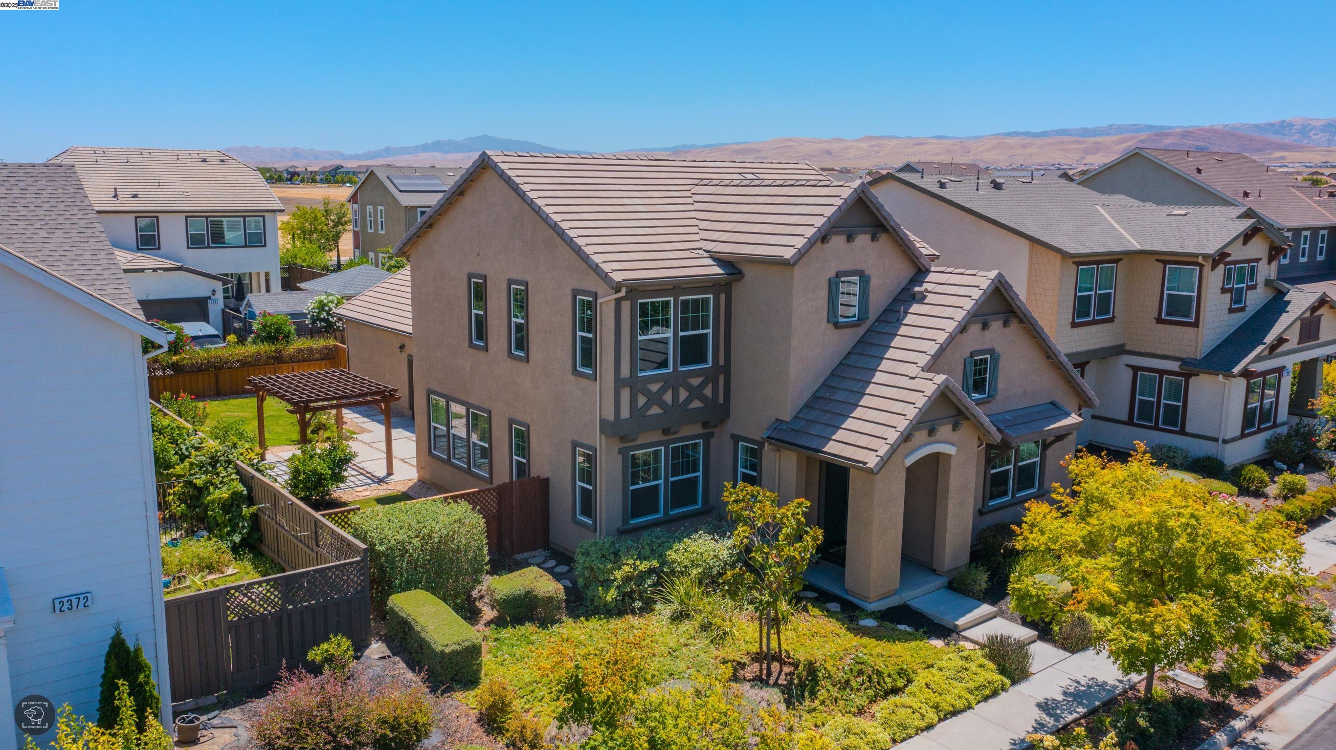 Detail Gallery Image 2 of 48 For 2382 Augusta Avenue, Tracy,  CA 95377 - 4 Beds | 3 Baths