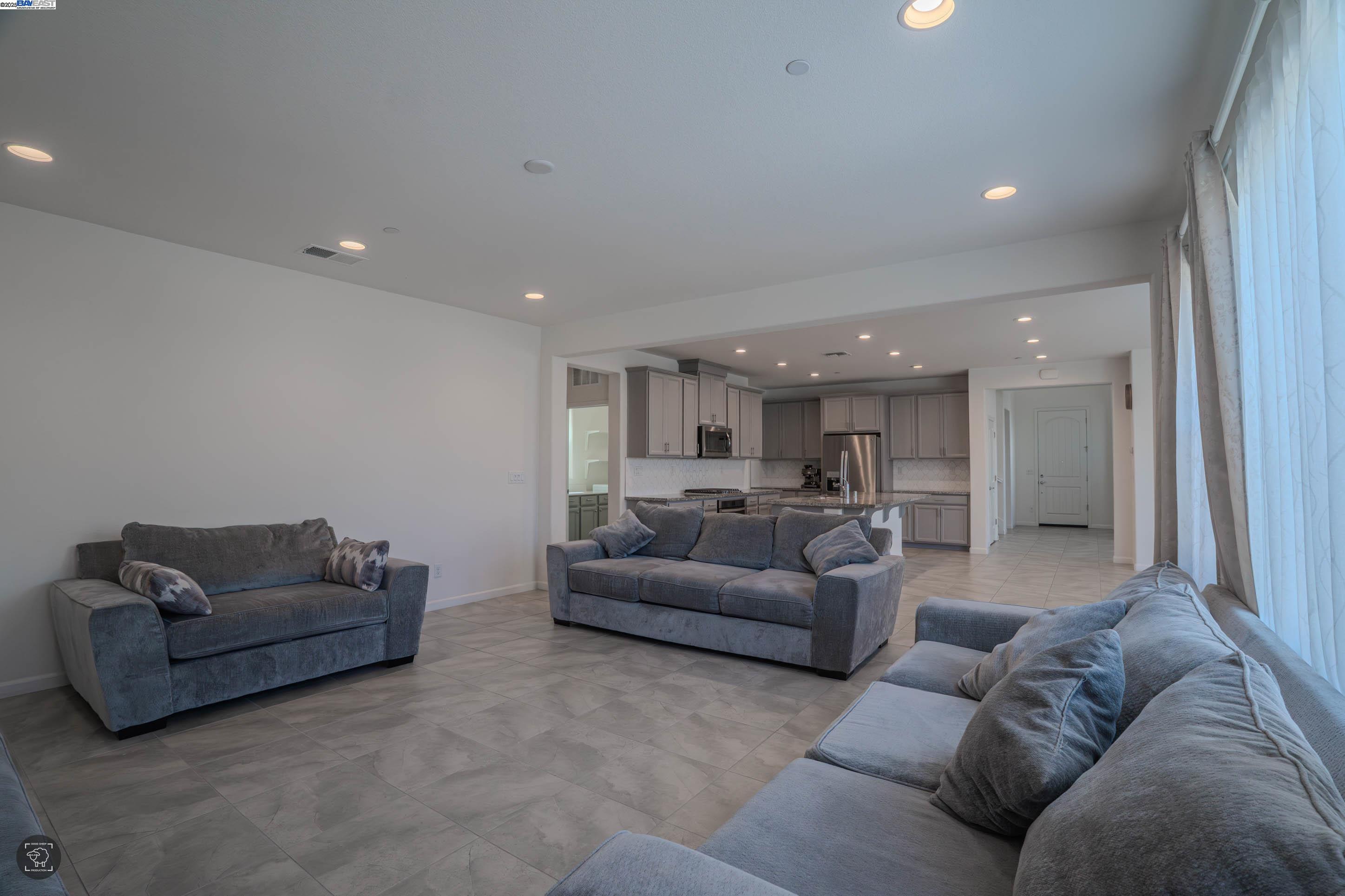 Detail Gallery Image 34 of 48 For 2382 Augusta Avenue, Tracy,  CA 95377 - 4 Beds | 3 Baths