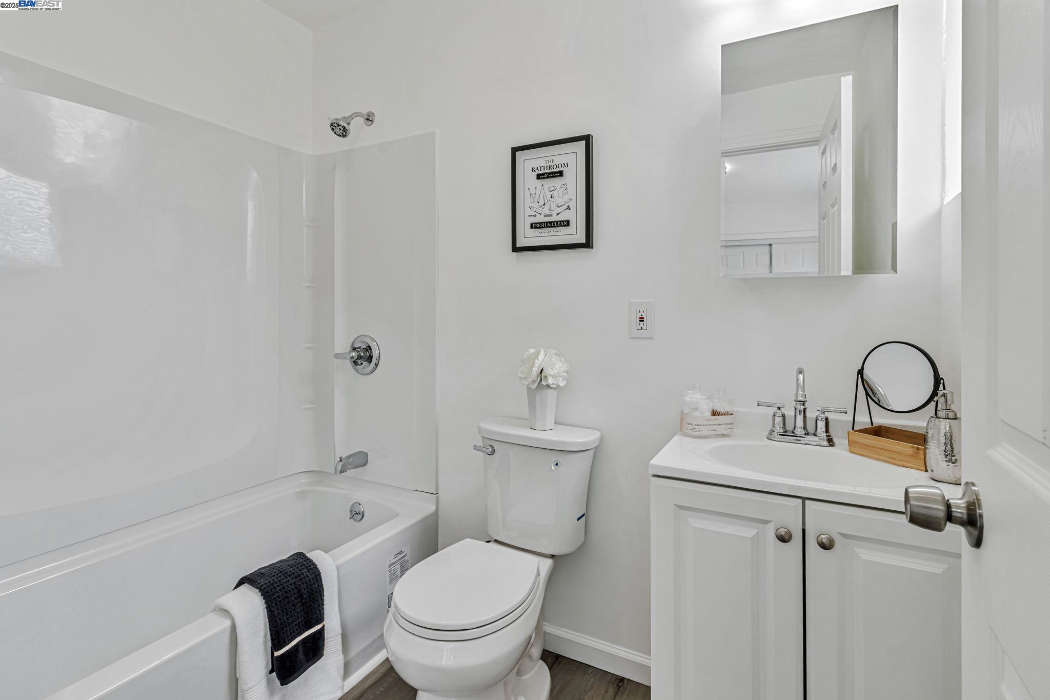 9700 Macarrthur Blvd., Oakland, California 94605, 6 Bedrooms Bedrooms, 6 Rooms Rooms,4 BathroomsBathrooms,Residential,For Sale,9700 Macarrthur Blvd.,41105887