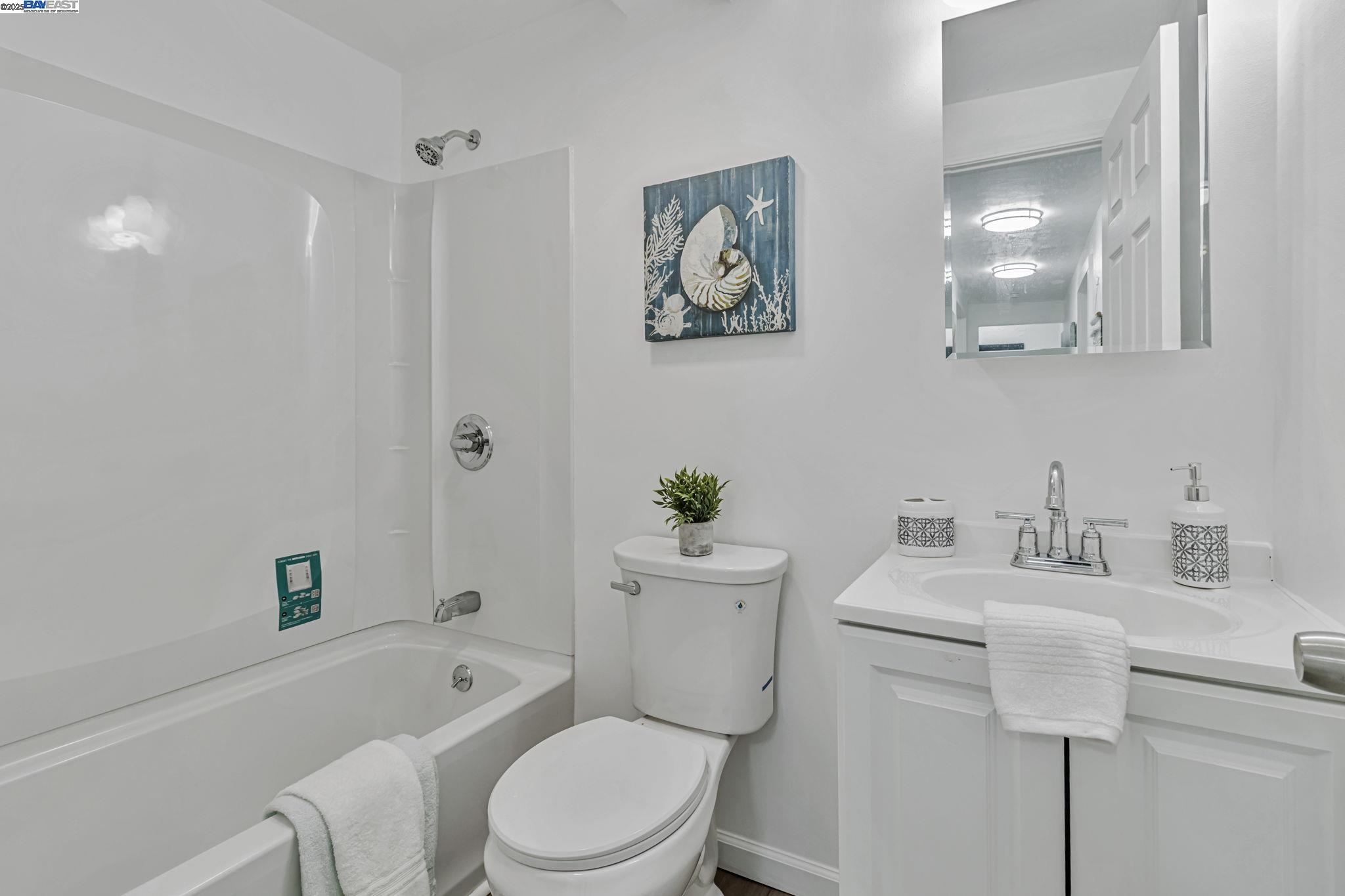 9700 Macarrthur Blvd., Oakland, California 94605, 6 Bedrooms Bedrooms, 6 Rooms Rooms,4 BathroomsBathrooms,Residential,For Sale,9700 Macarrthur Blvd.,41105887
