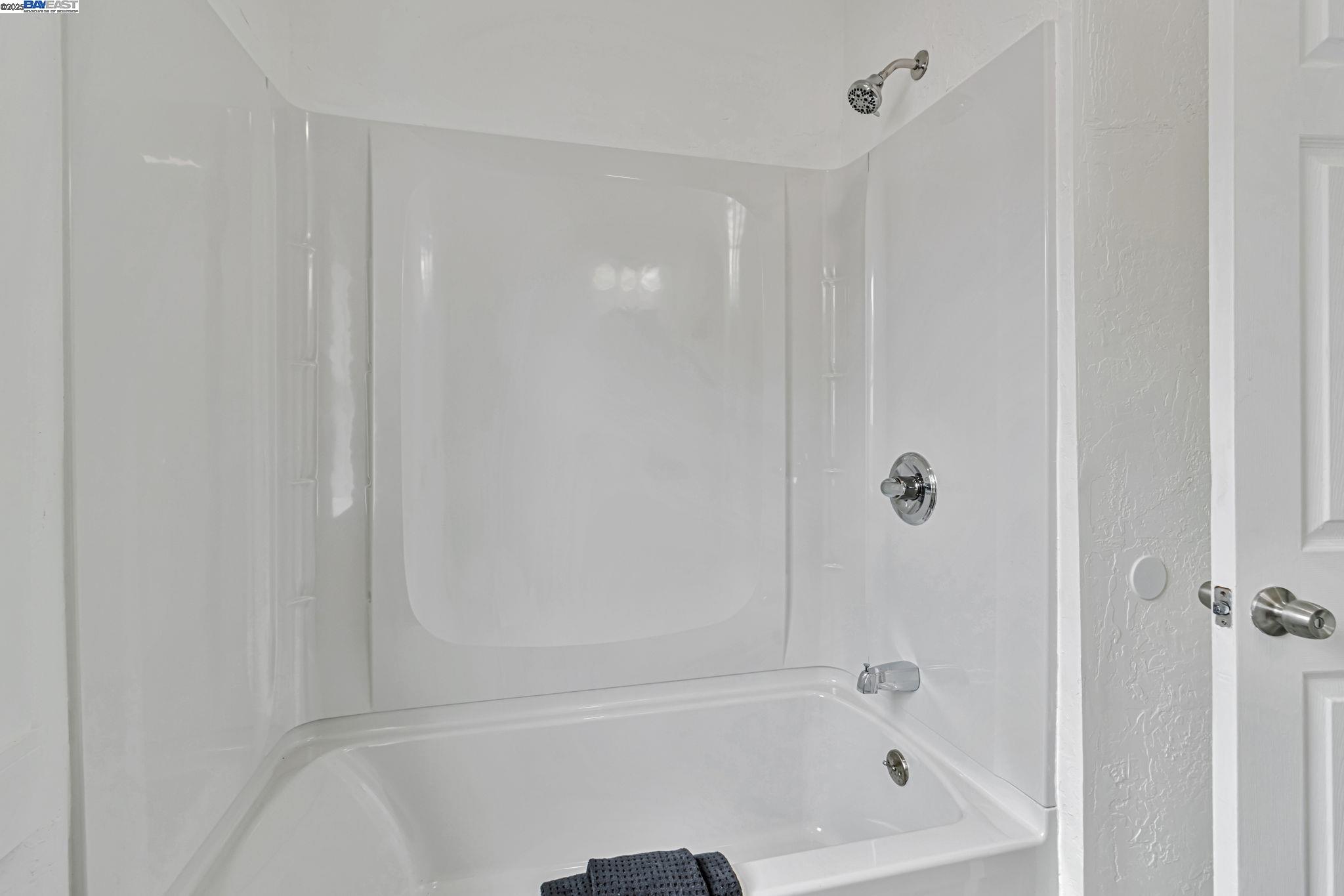 9700 Macarrthur Blvd., Oakland, California 94605, 6 Bedrooms Bedrooms, 6 Rooms Rooms,4 BathroomsBathrooms,Residential,For Sale,9700 Macarrthur Blvd.,41105887