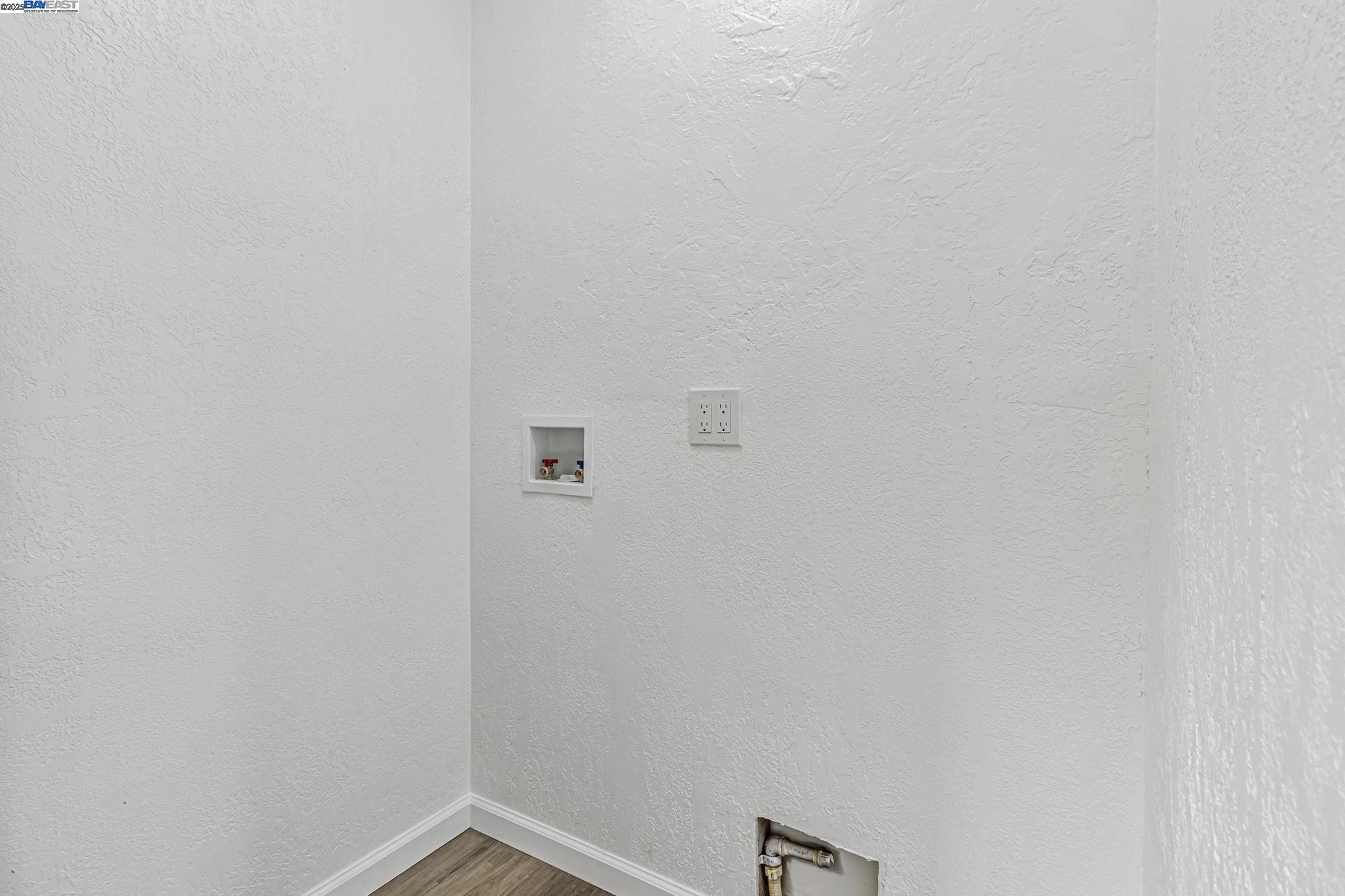 9700 Macarrthur Blvd., Oakland, California 94605, 6 Bedrooms Bedrooms, 6 Rooms Rooms,4 BathroomsBathrooms,Residential,For Sale,9700 Macarrthur Blvd.,41105887