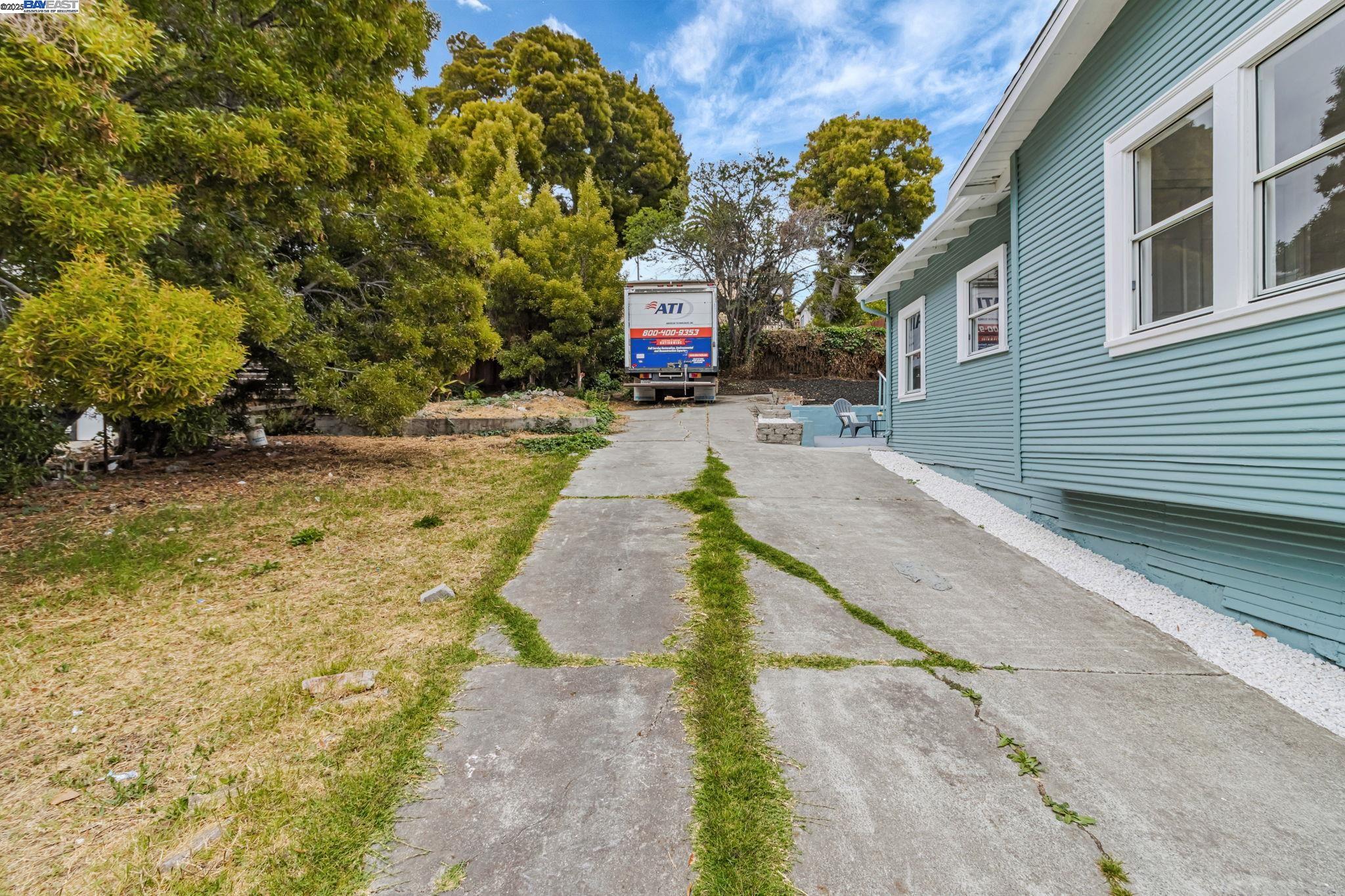 9700 Macarrthur Blvd., Oakland, California 94605, 6 Bedrooms Bedrooms, 6 Rooms Rooms,4 BathroomsBathrooms,Residential,For Sale,9700 Macarrthur Blvd.,41105887