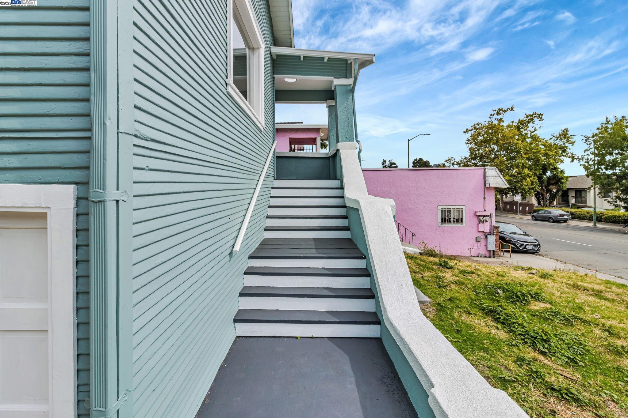 9700 Macarrthur Blvd., Oakland, California 94605, 6 Bedrooms Bedrooms, 6 Rooms Rooms,4 BathroomsBathrooms,Residential,For Sale,9700 Macarrthur Blvd.,41105887