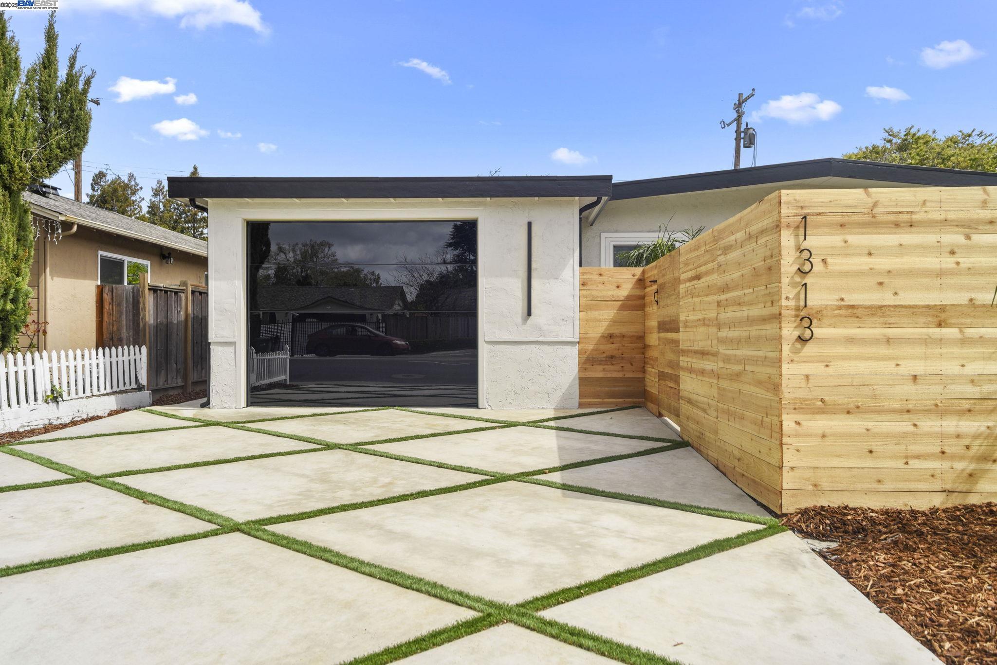 1313 Kiely Blvd, Santa Clara, California 95051, 3 Bedrooms Bedrooms, 5 Rooms Rooms,2 BathroomsBathrooms,Residential,For Sale,1313 Kiely Blvd,41105888