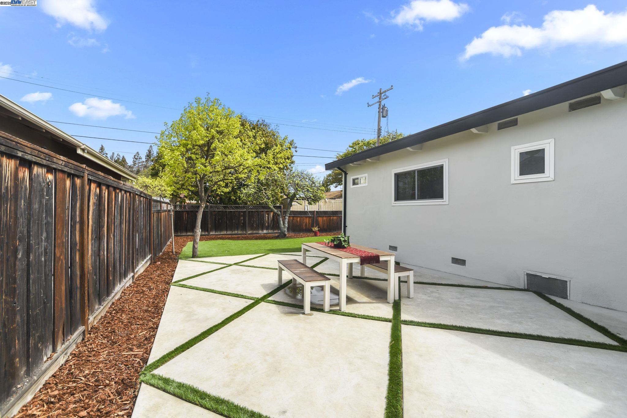 1313 Kiely Blvd, Santa Clara, California 95051, 3 Bedrooms Bedrooms, 5 Rooms Rooms,2 BathroomsBathrooms,Residential,For Sale,1313 Kiely Blvd,41105888