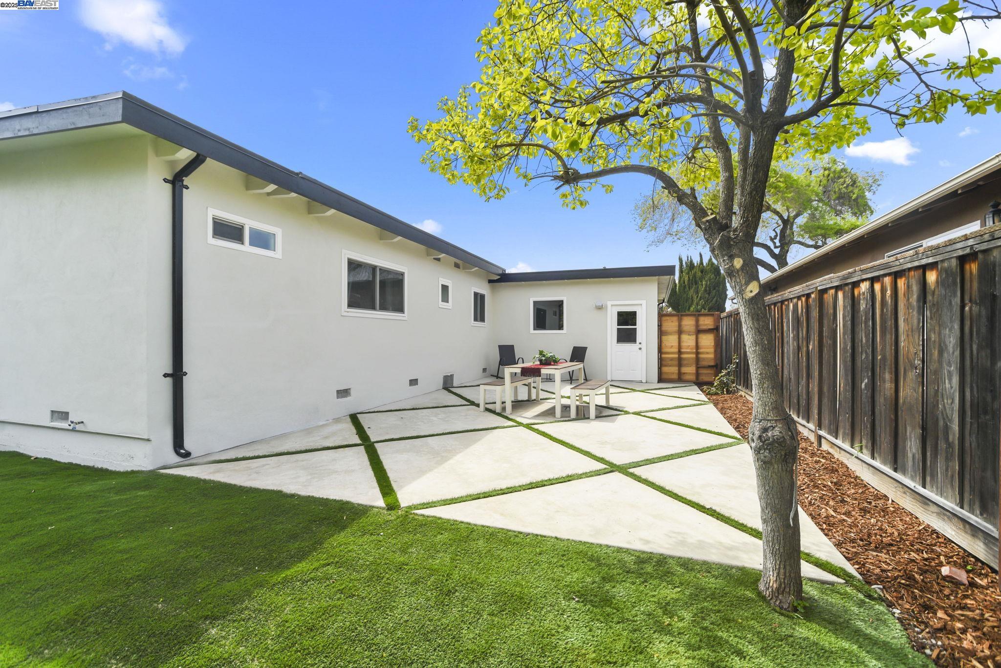 1313 Kiely Blvd, Santa Clara, California 95051, 3 Bedrooms Bedrooms, 5 Rooms Rooms,2 BathroomsBathrooms,Residential,For Sale,1313 Kiely Blvd,41105888