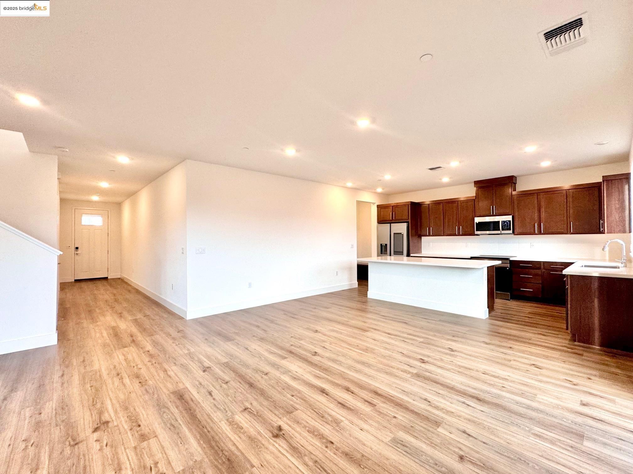 2850 Talkeetna Street, Manteca, California 95337, 5 Bedrooms Bedrooms, 8 Rooms Rooms,3 BathroomsBathrooms,Residential Lease,For Rent,2850 Talkeetna Street,41105889