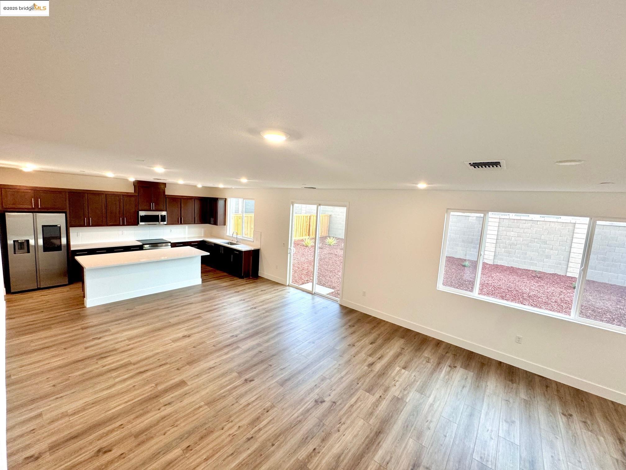 2850 Talkeetna Street, Manteca, California 95337, 5 Bedrooms Bedrooms, 8 Rooms Rooms,3 BathroomsBathrooms,Residential Lease,For Rent,2850 Talkeetna Street,41105889