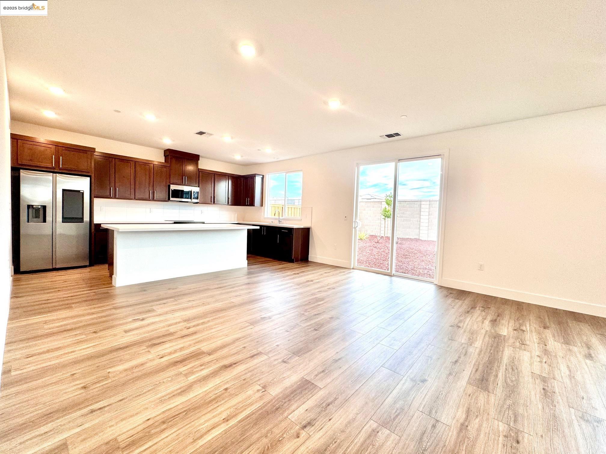 2850 Talkeetna Street, Manteca, California 95337, 5 Bedrooms Bedrooms, 8 Rooms Rooms,3 BathroomsBathrooms,Residential Lease,For Rent,2850 Talkeetna Street,41105889