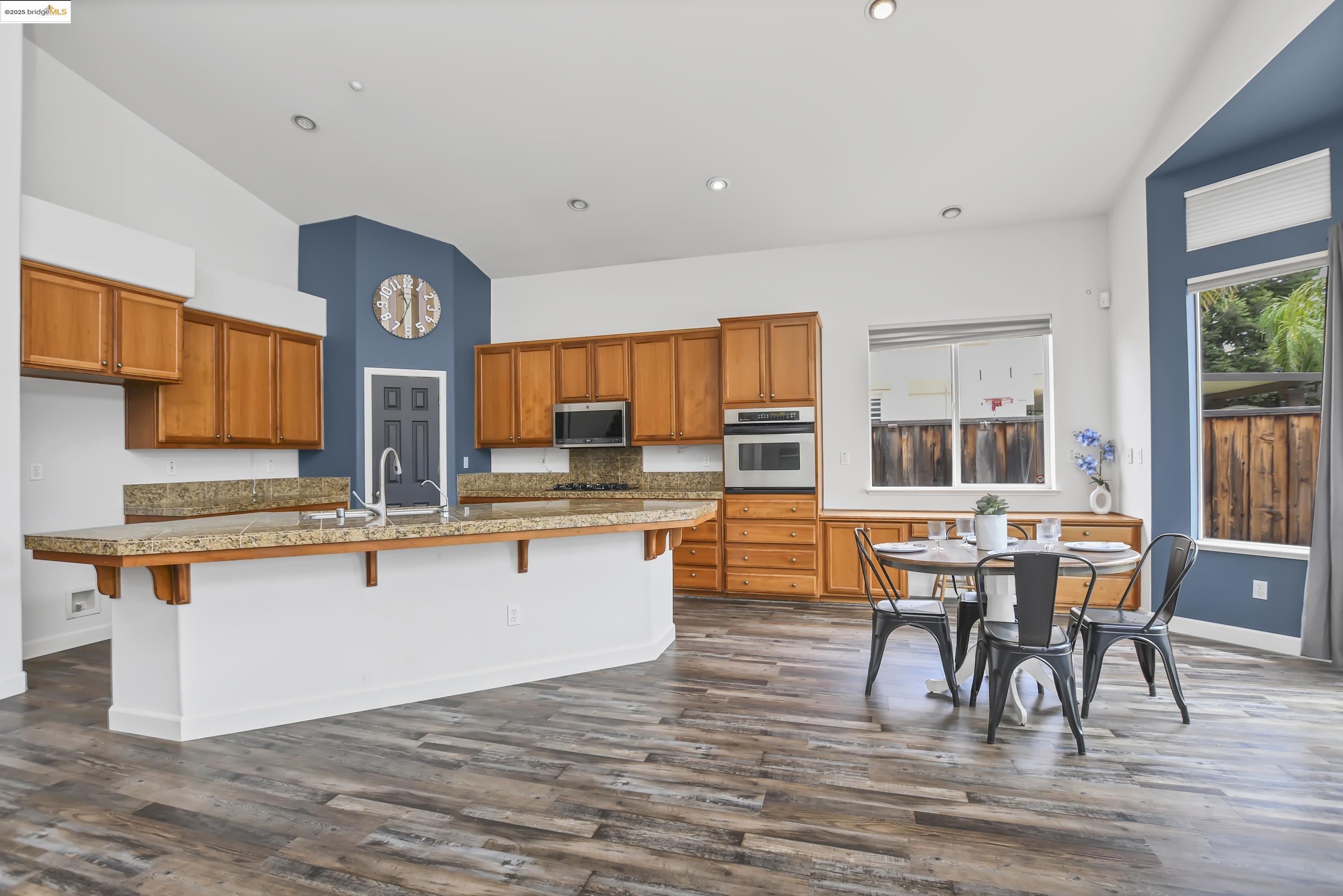 1212 landover, Brentwood, California 94513, 4 Bedrooms Bedrooms, 10 Rooms Rooms,3 BathroomsBathrooms,Residential,For Sale,1212 landover,41105892