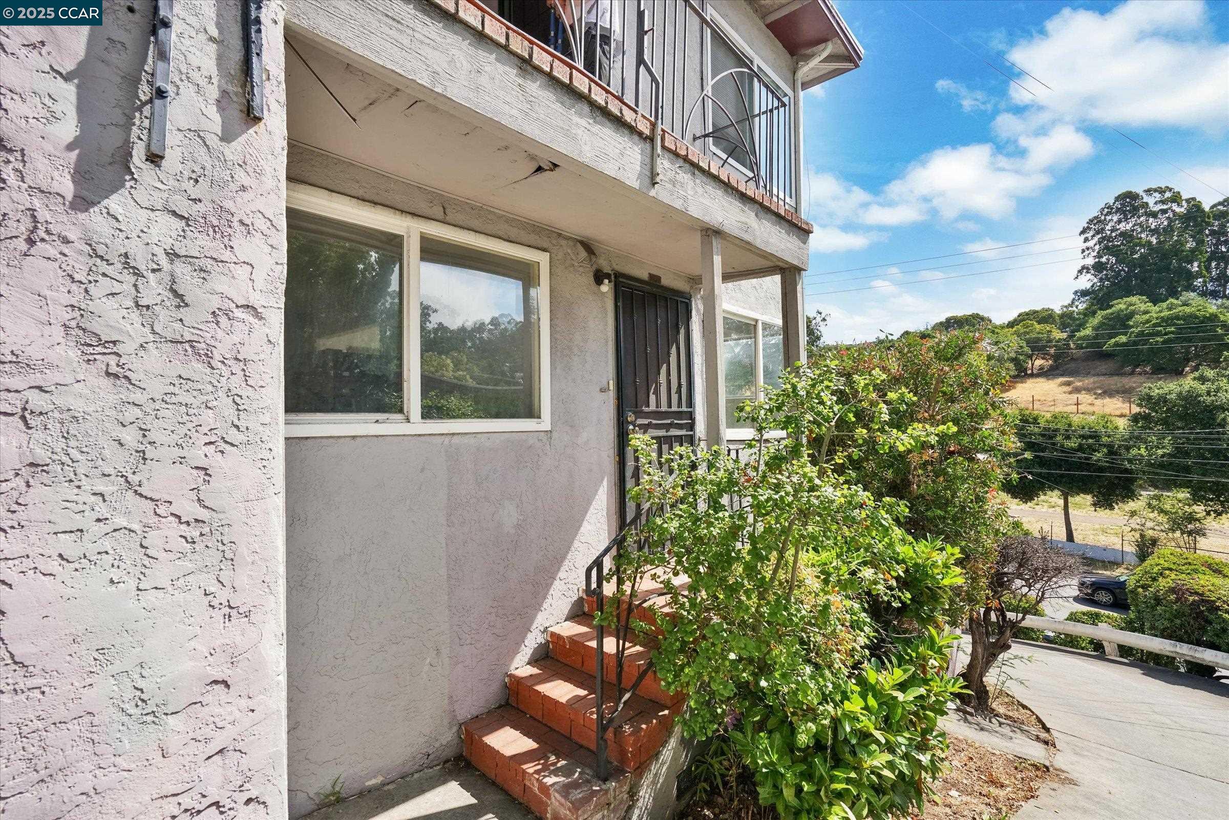 5235 Macarthur Blvd, Oakland, California 94619, ,Residential Income,For Sale,5235 Macarthur Blvd,41105896