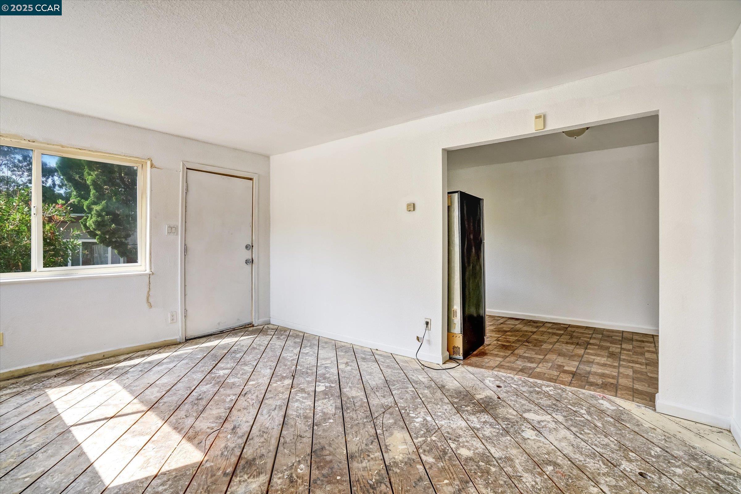 5235 Macarthur Blvd, Oakland, California 94619, ,Residential Income,For Sale,5235 Macarthur Blvd,41105896