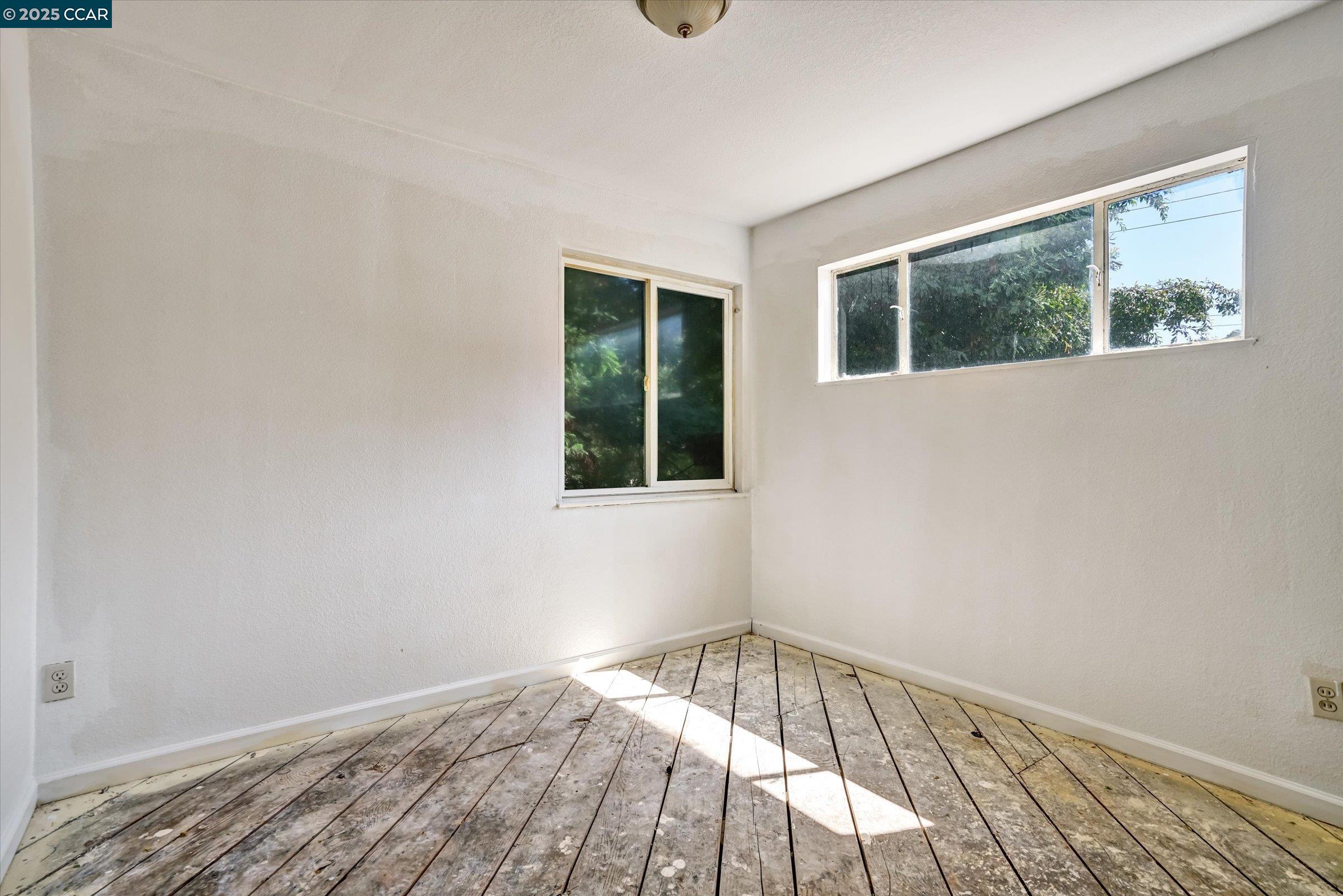 5235 Macarthur Blvd, Oakland, California 94619, ,Residential Income,For Sale,5235 Macarthur Blvd,41105896