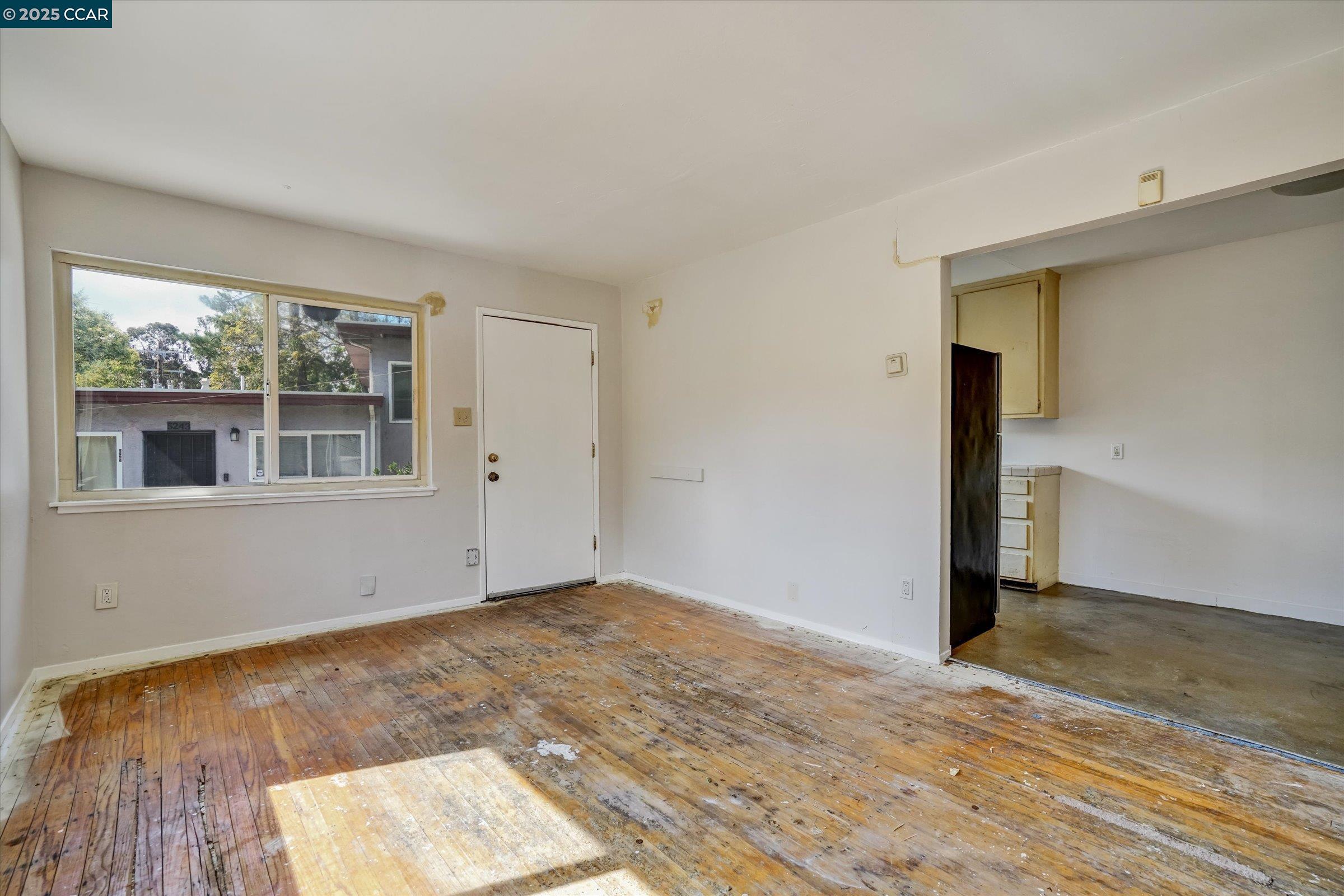 5235 Macarthur Blvd, Oakland, California 94619, ,Residential Income,For Sale,5235 Macarthur Blvd,41105896